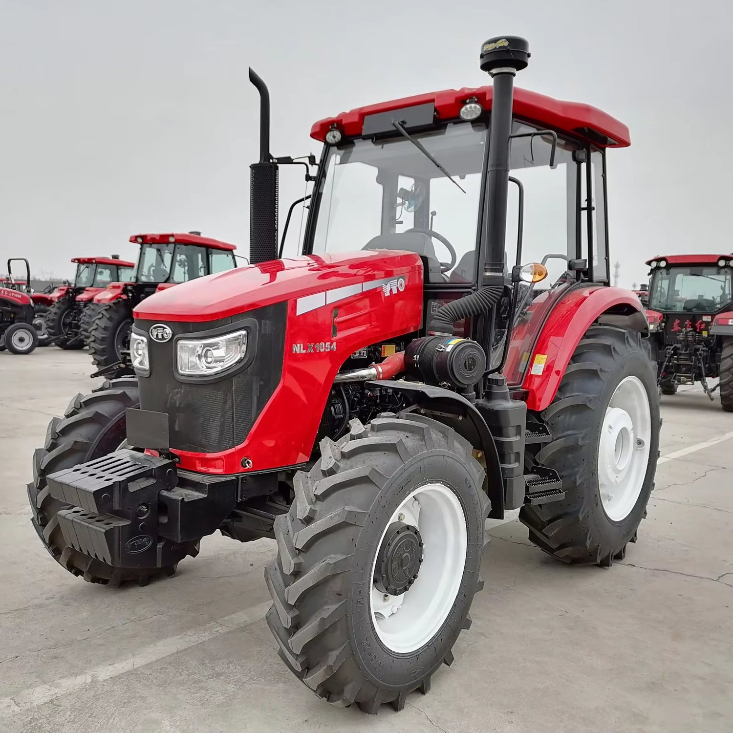 105HP 4X4 Farming Tractor YTO-NLX1054 Wheeled Tractor with Front Fender and Cab