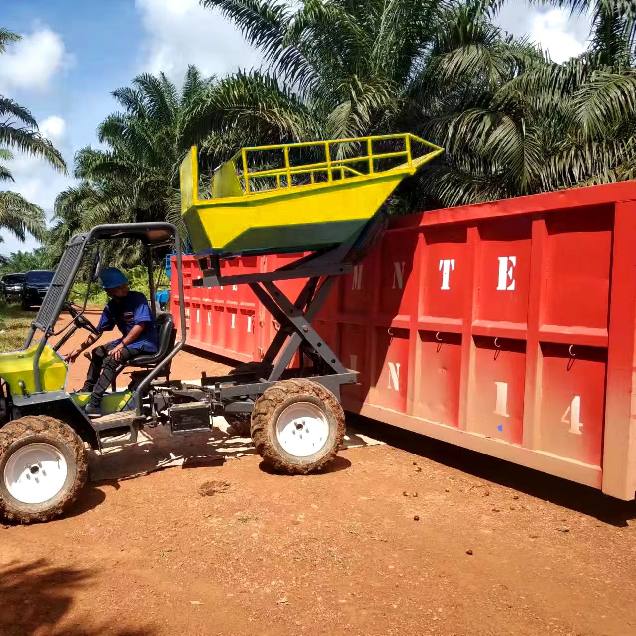 Factory Long Lifetime Diesel 4WD Lift Hydraulic 25HP Hilly Utility Vehicle Farm Machine AWD Palm Tractor