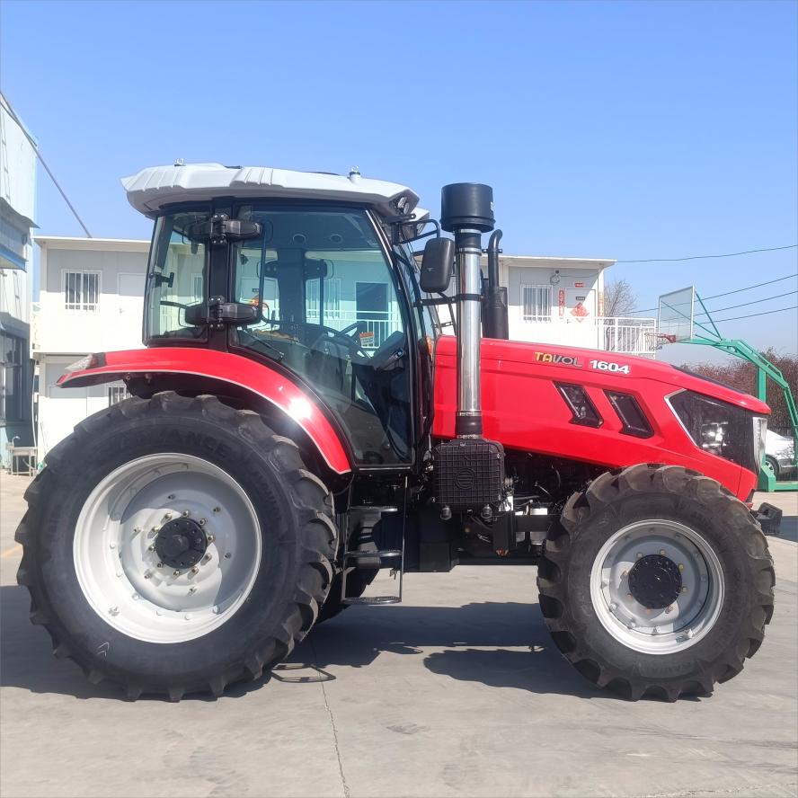 Galloping Across the Fields Unstoppable 2024 160hp 4wd 16+8 Tractor Powerful Power Waiting for You to Control