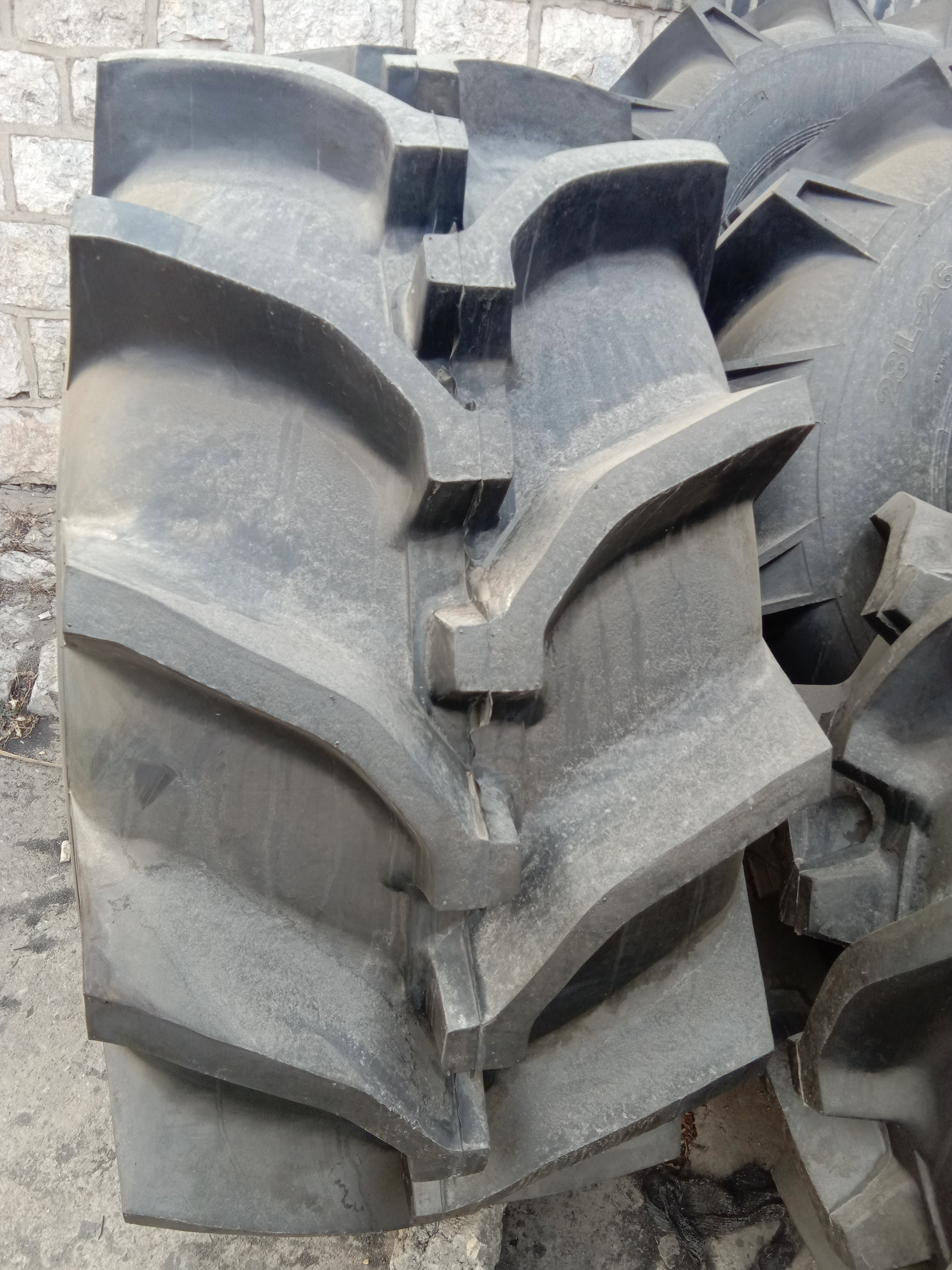 18.4-38 R2 PATTERN AGRICULTURAL TRACTOR FARM TYRE