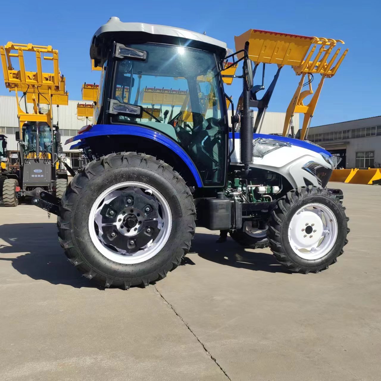 China Agriculture 80hp Tractors 4x4 804 Front Loader Farm Garden Tractor with Glasher/ Grass Mower