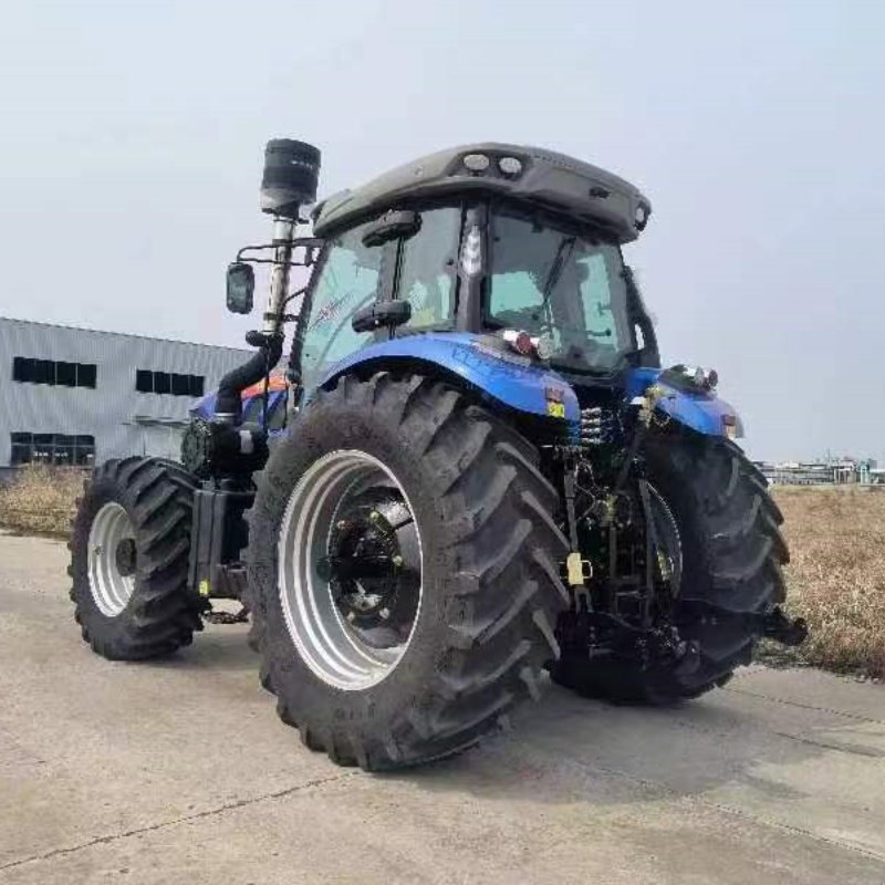 4WD Blue Agricultural Diesel Tractor Farmer's Used/New Tractor with YTO Engine Farm Tractor From China 4x4 Drive Type