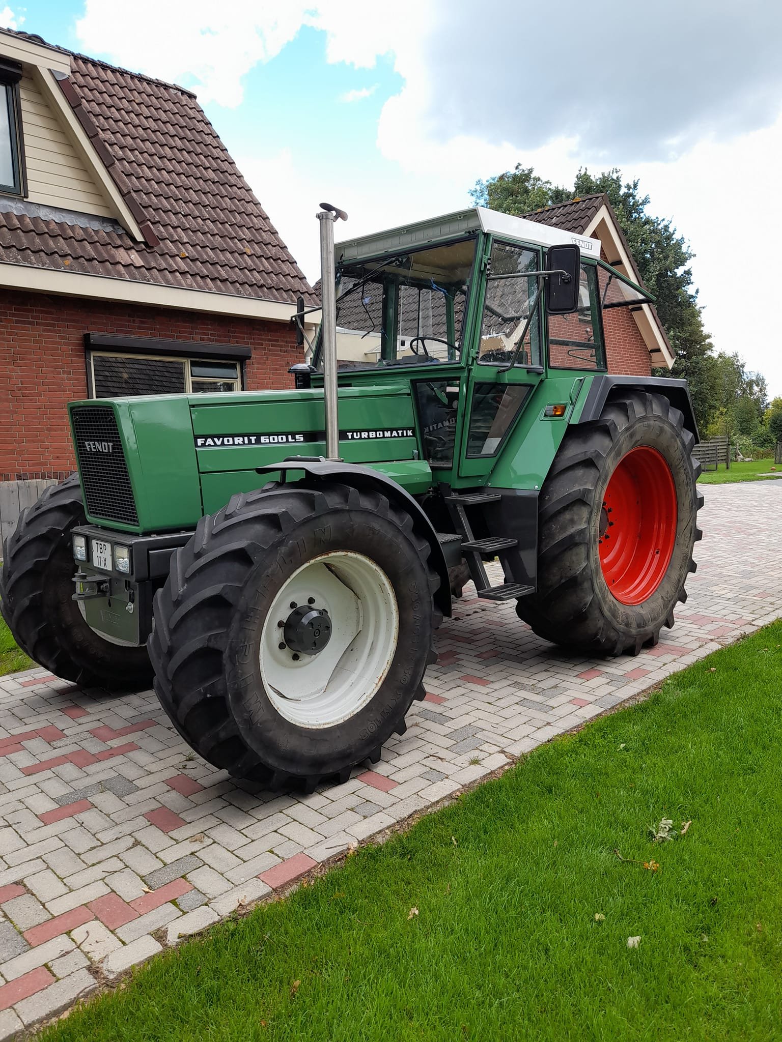 Used Original 30-180hp 4wd Fendt B5000DT Tractor Used Farm Tractor 70HP Fendt Agriculture