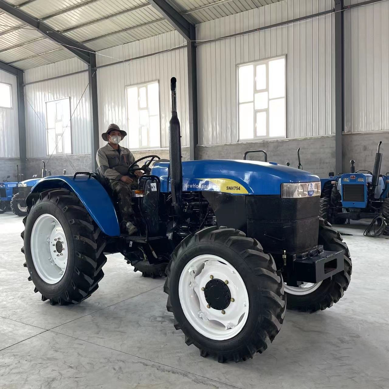 Used/Second Hand 4x4wd New Holland Tractor Farming Equipment Agricultural Machinery
