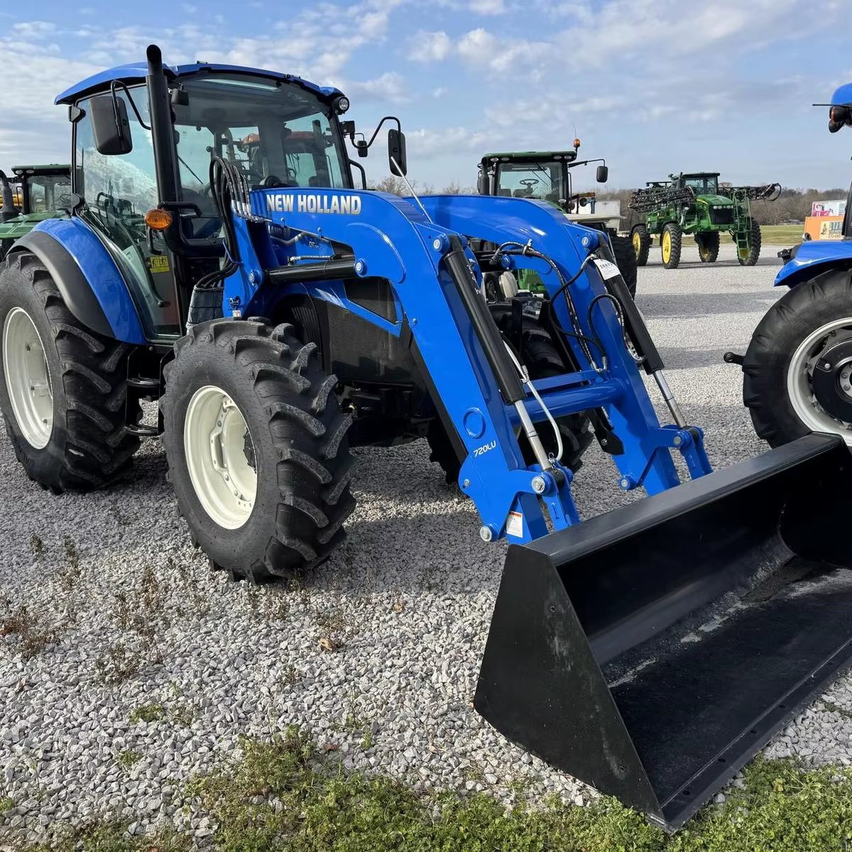 2024 New-Hollands T5.110 Tractor 107HP 4WD for Farm & Agriculture with Engine & Motor 34 Hours Used 80HP Rated Power