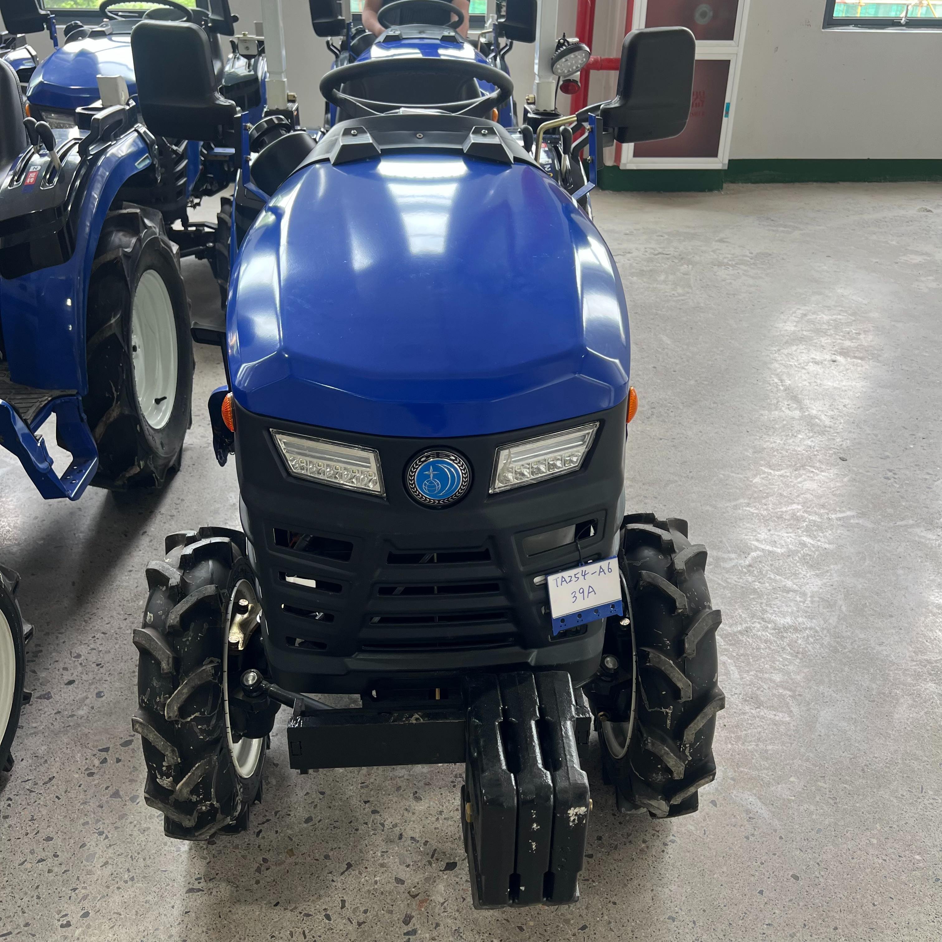 2024 Hot Sale Mini Articulated Tractors 35hp 25hp Farm Tractor Agricultor New Designed 4x4 Drive Mini Rotovator Tractor