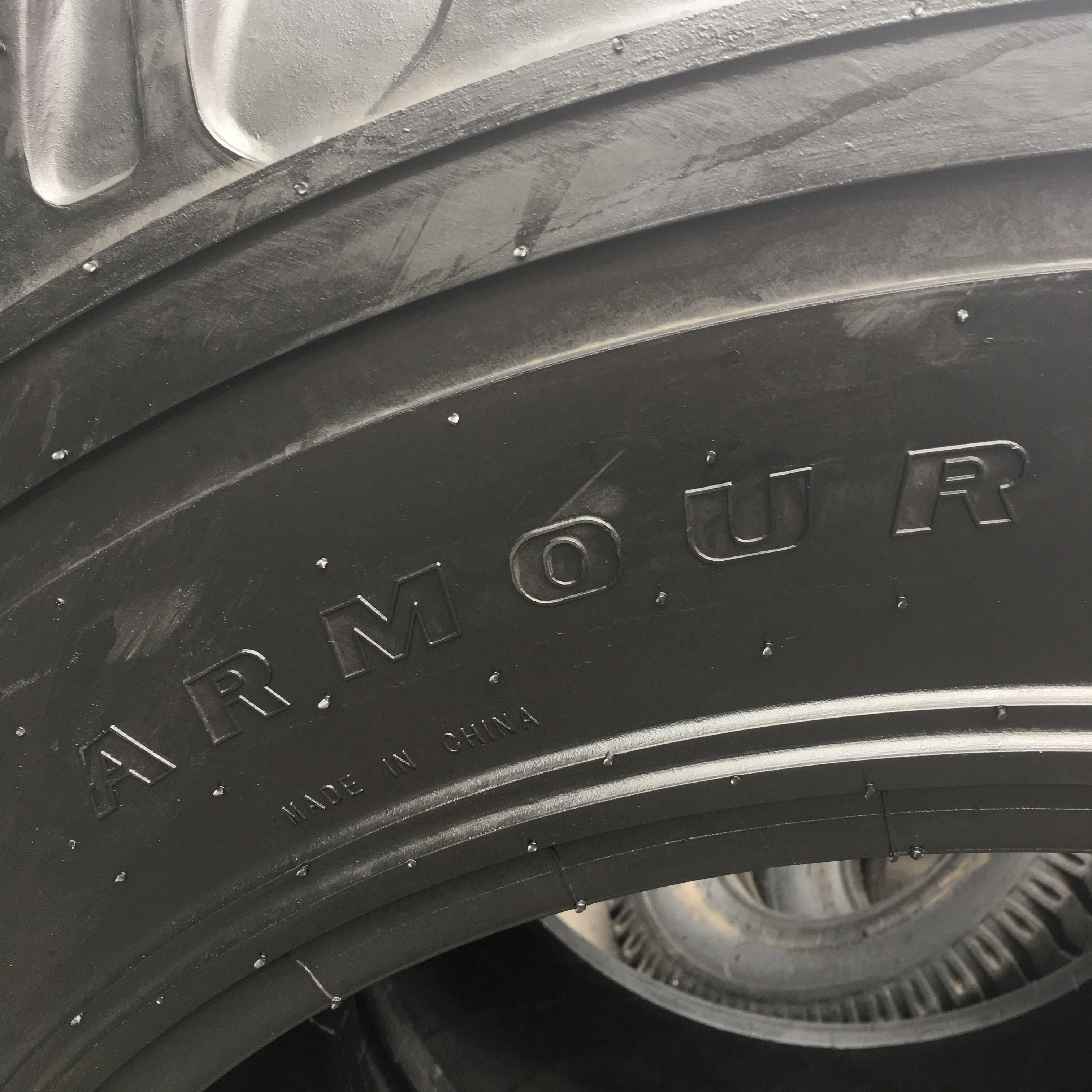 High Quality Off-the-road Tyre 16.9-28 16.9-24 TI200