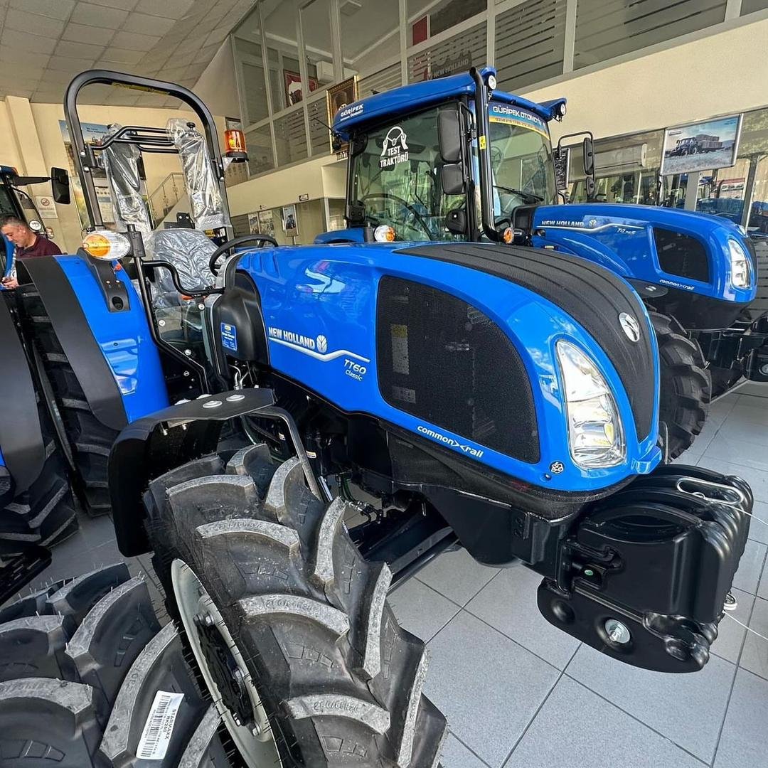 Cheap Price Used/Second Hand/New Tractor 4X4wd New Holland with Loader and Farming Equipment Agricultural Machinery