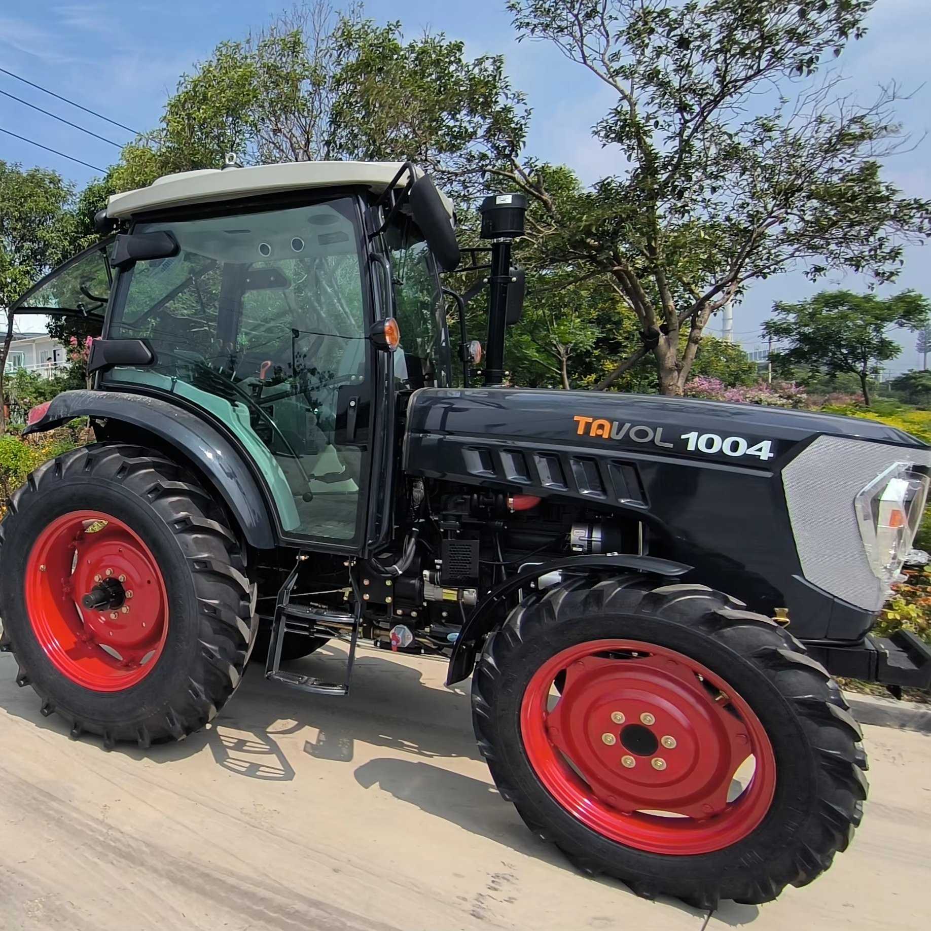 1004 Model Red Color 40hp 4x4WD Wheel Tractor New Condition with Core Motor Components