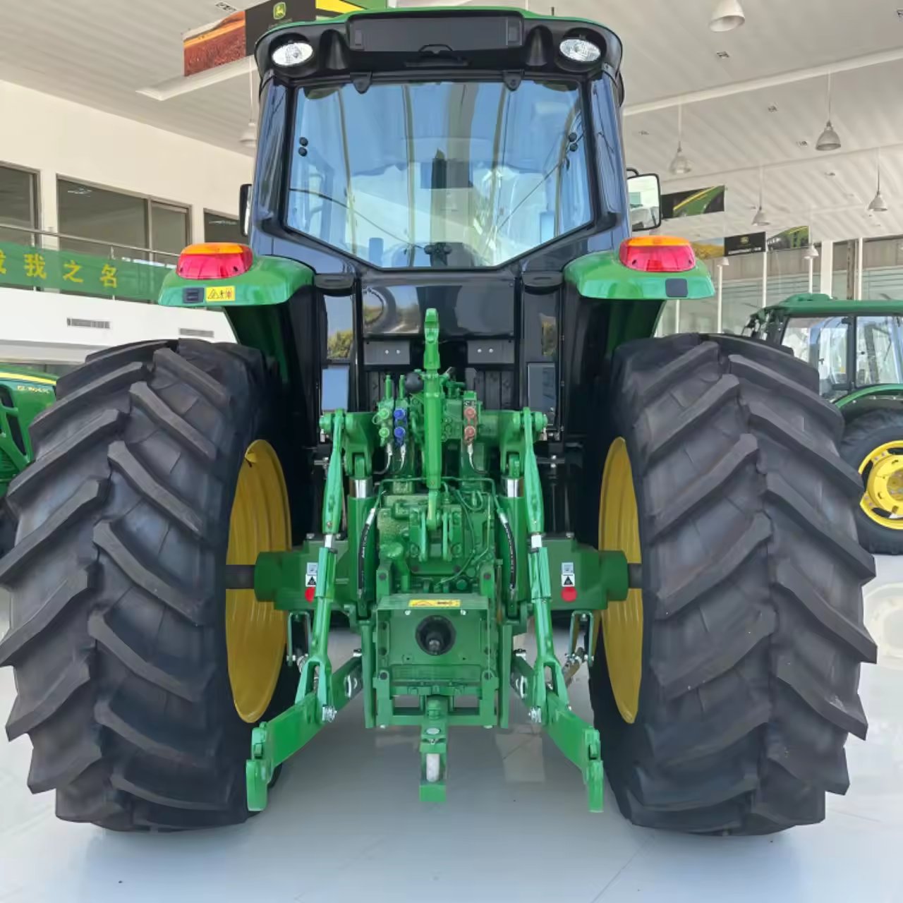 210HP 4WD Wheel Tractor for Farm & Agriculture Diesel Engine & Gearbox New & Used Condition 40HP Rated Power