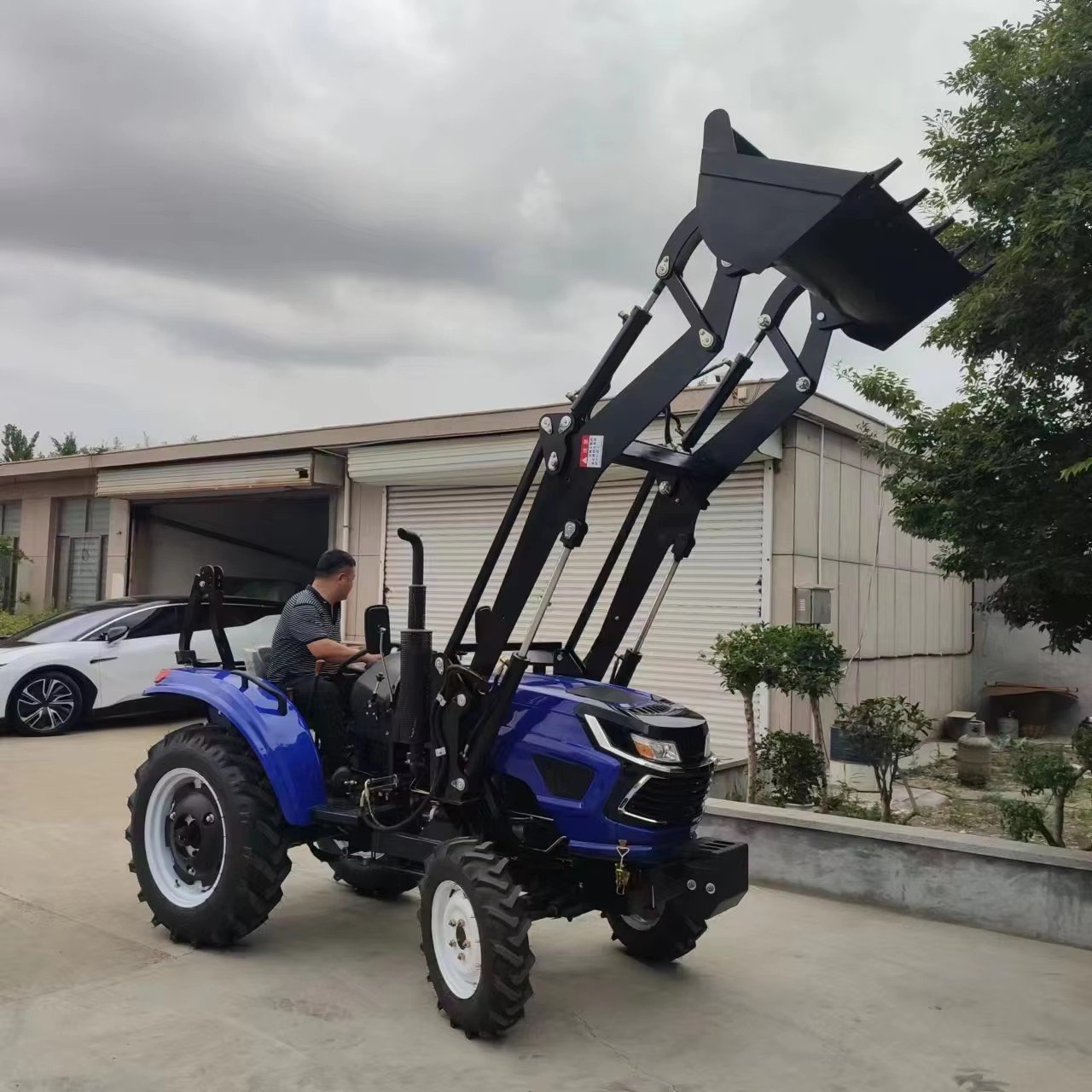 Roller Tractors Wheel Style Tractor for Agriculture FUKAI 504 Front Loader Farm Garden Tractor with Optional Parts