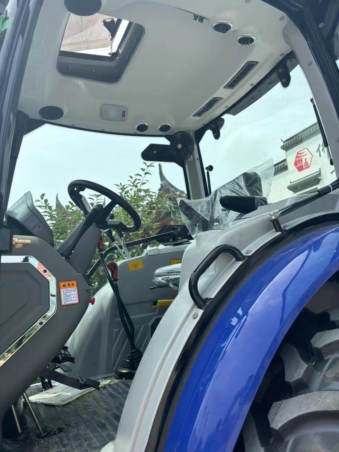 New Machine Agricultural Tractor