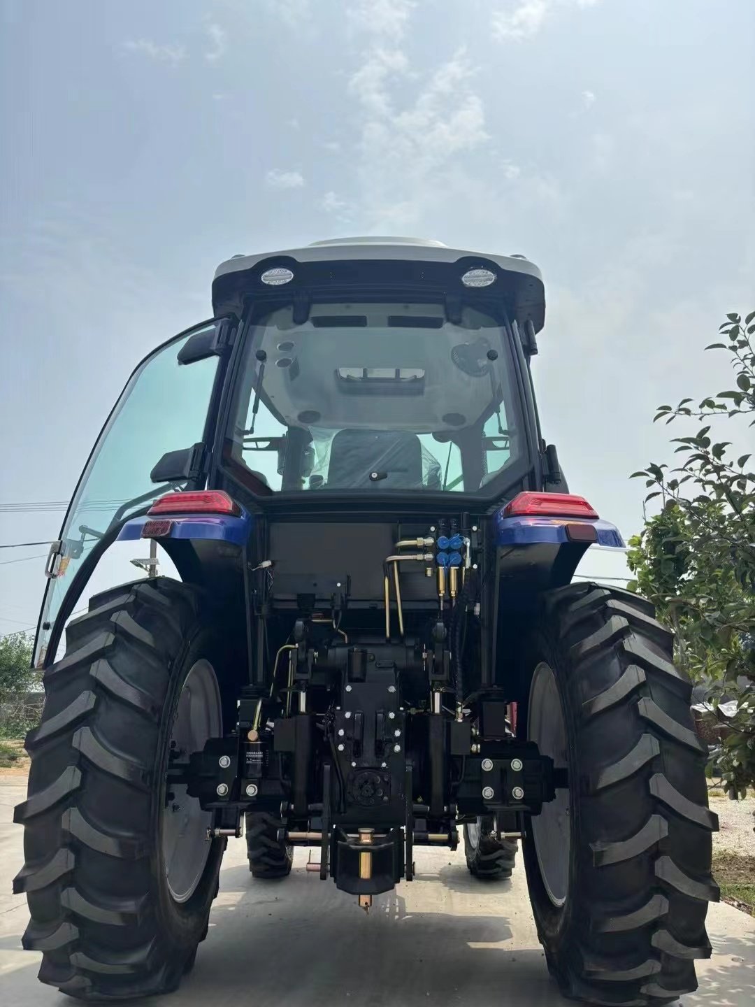 New Machine Agricultural Tractor