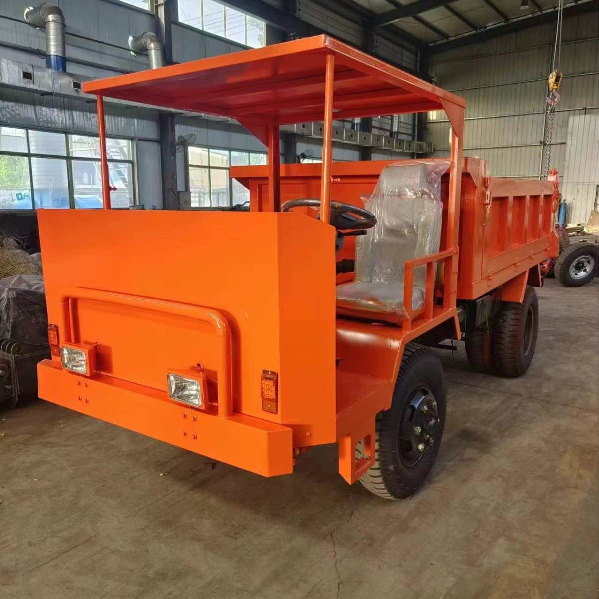 Four-Cylinder 490 Hydraulic Dump Agricultural Tractor Four-Wheel Drive Mini Tractor for Pulling Wood and Bamboo