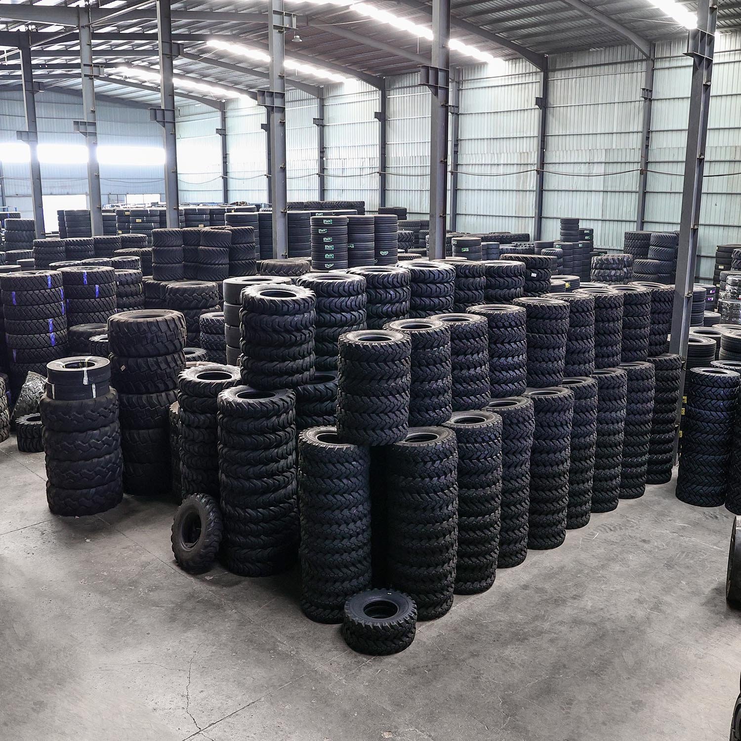 Factory Supply Top Quality AR1200 Tractor Tire 420/85R24 420/85R28 China Agricultural Tire Radial Farm Tire