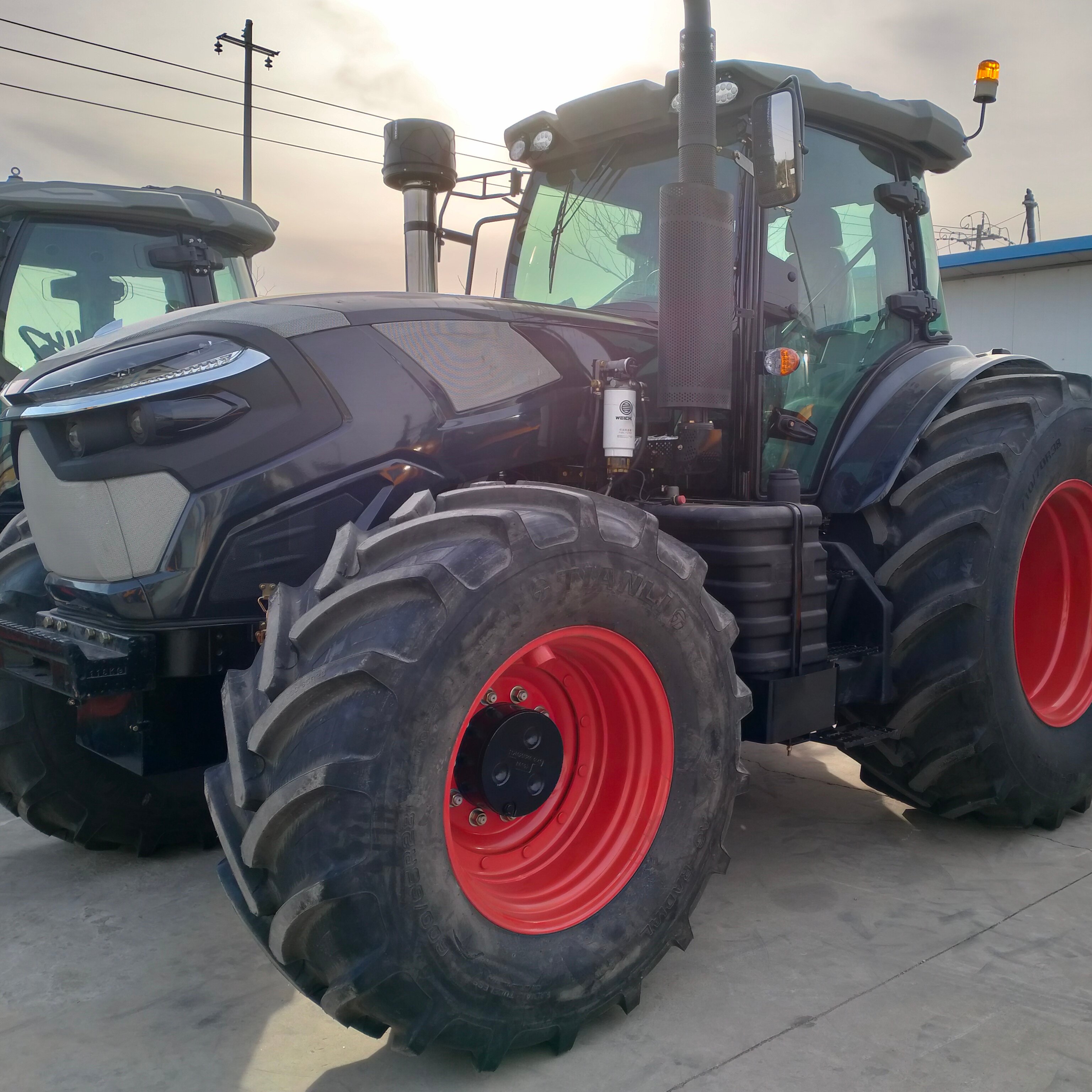 YTO 280hp Multifunctional Wheel Tractor New Condition 4WD Used Farm Tractor and Backhoe for Sale Agriculture Tractors