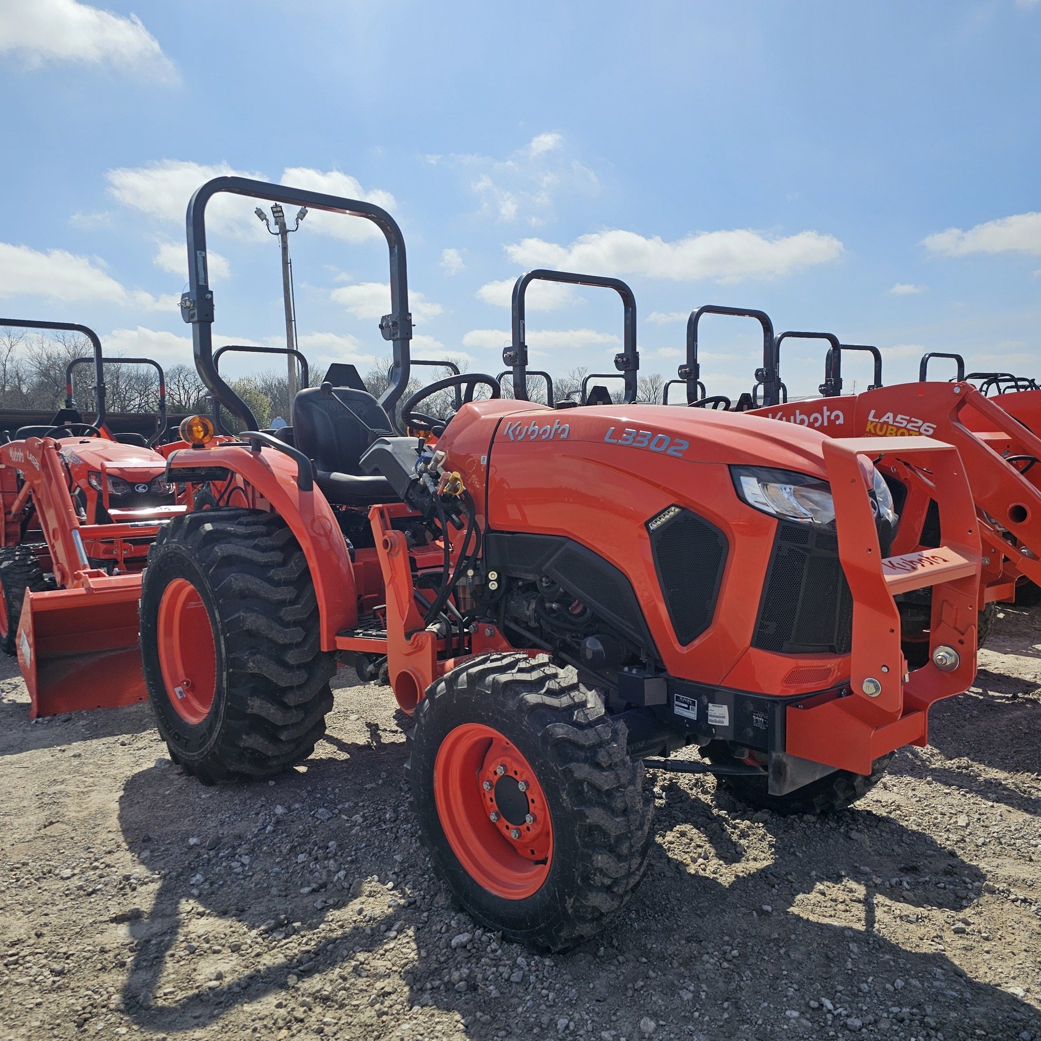 New 25hp Kubota L4018 4x4 Wheel Drive Farm Tractors Front End Loader YTO Diesel Engine Agricultural Machinery