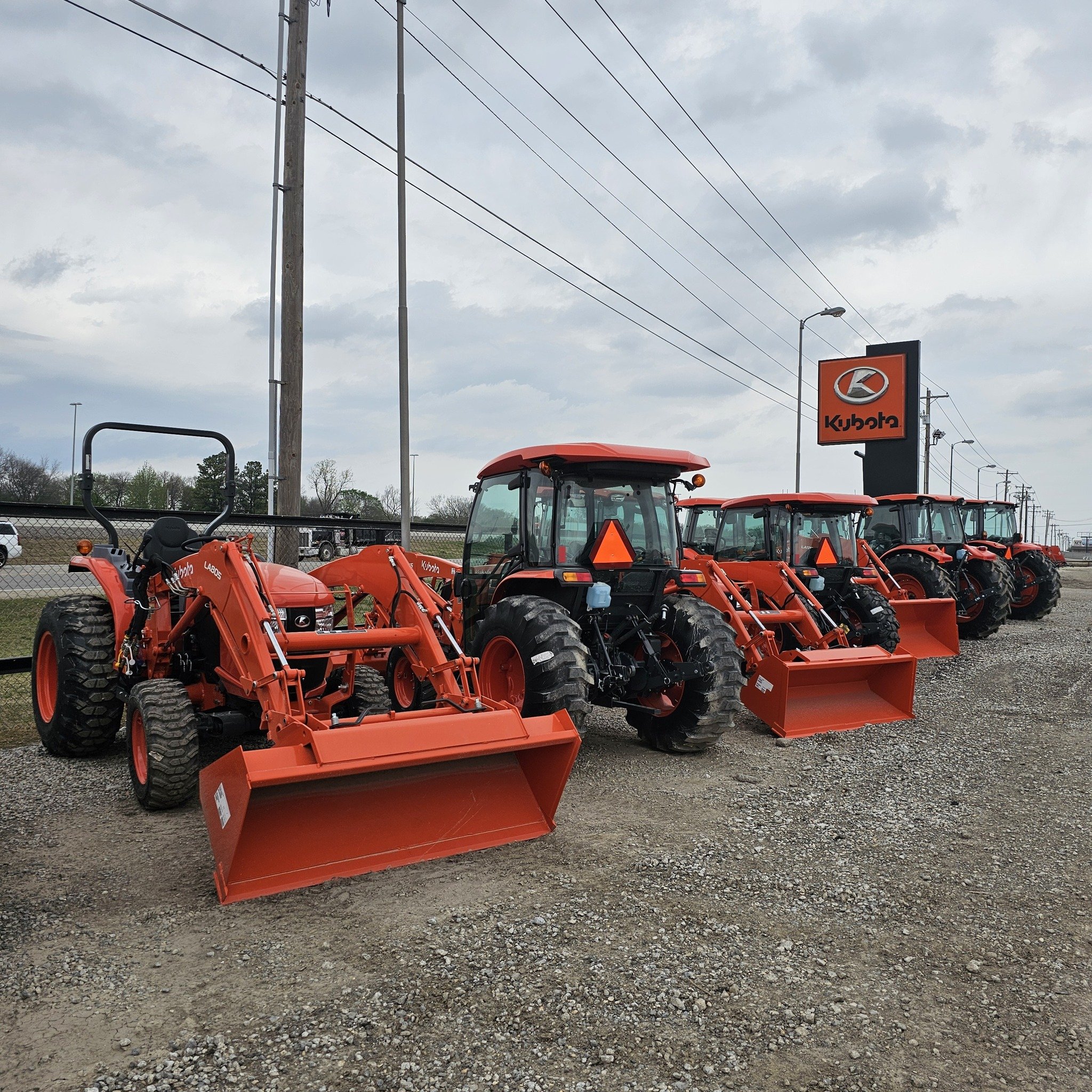 New 25hp Kubota L4018 4x4 Wheel Drive Farm Tractors Front End Loader YTO Diesel Engine Agricultural Machinery