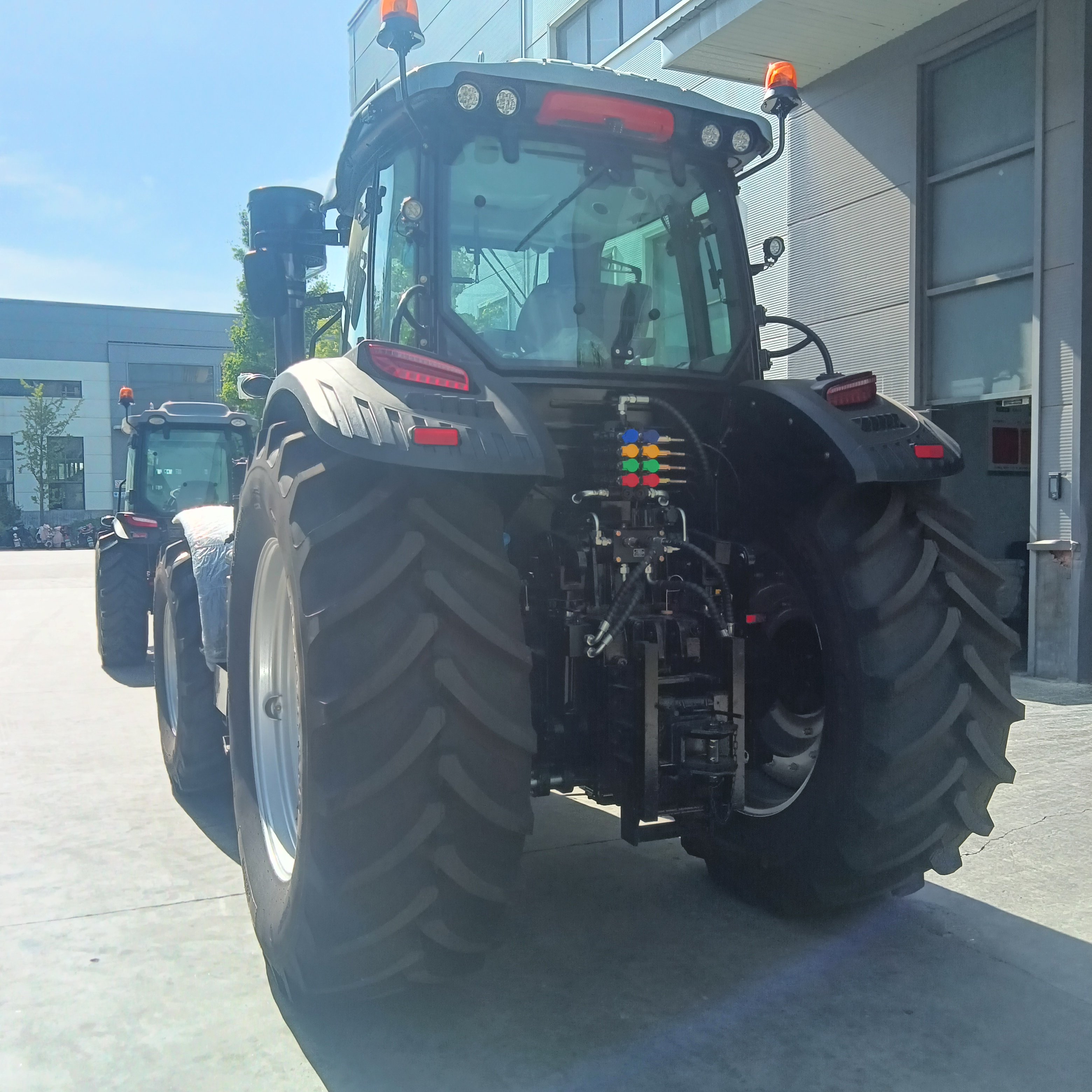 YTO Engine TD Chassis 160HP Compact Agricultural Tractors