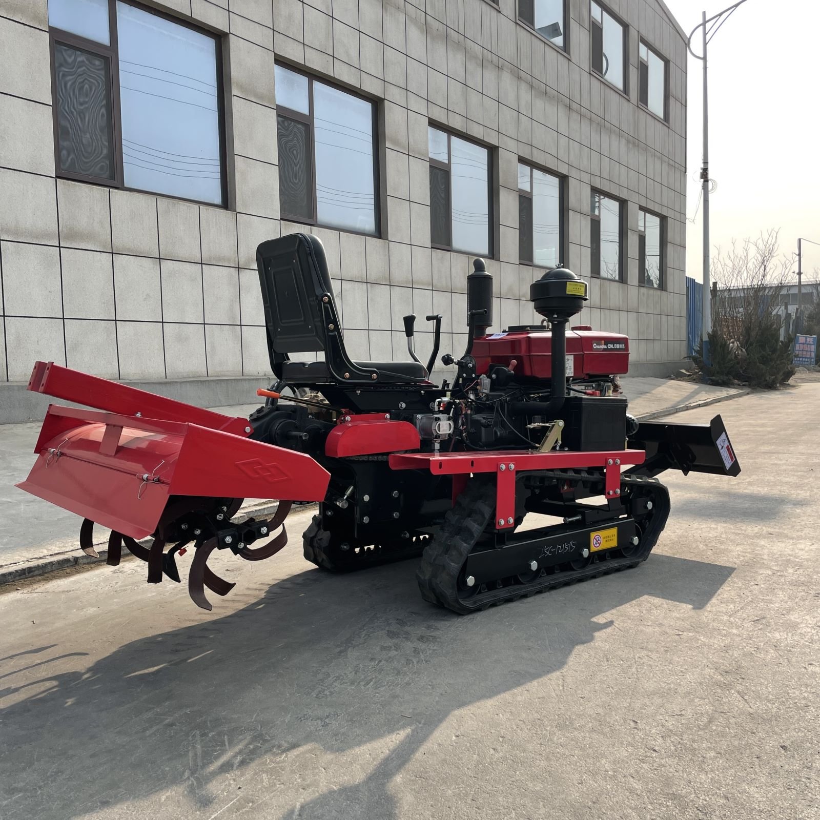 High-quality 25HP Rotary Tiller Agricultural Machinery for Dry Land Small Tractor With Rubber Track and New Diesel Rotary Tiller