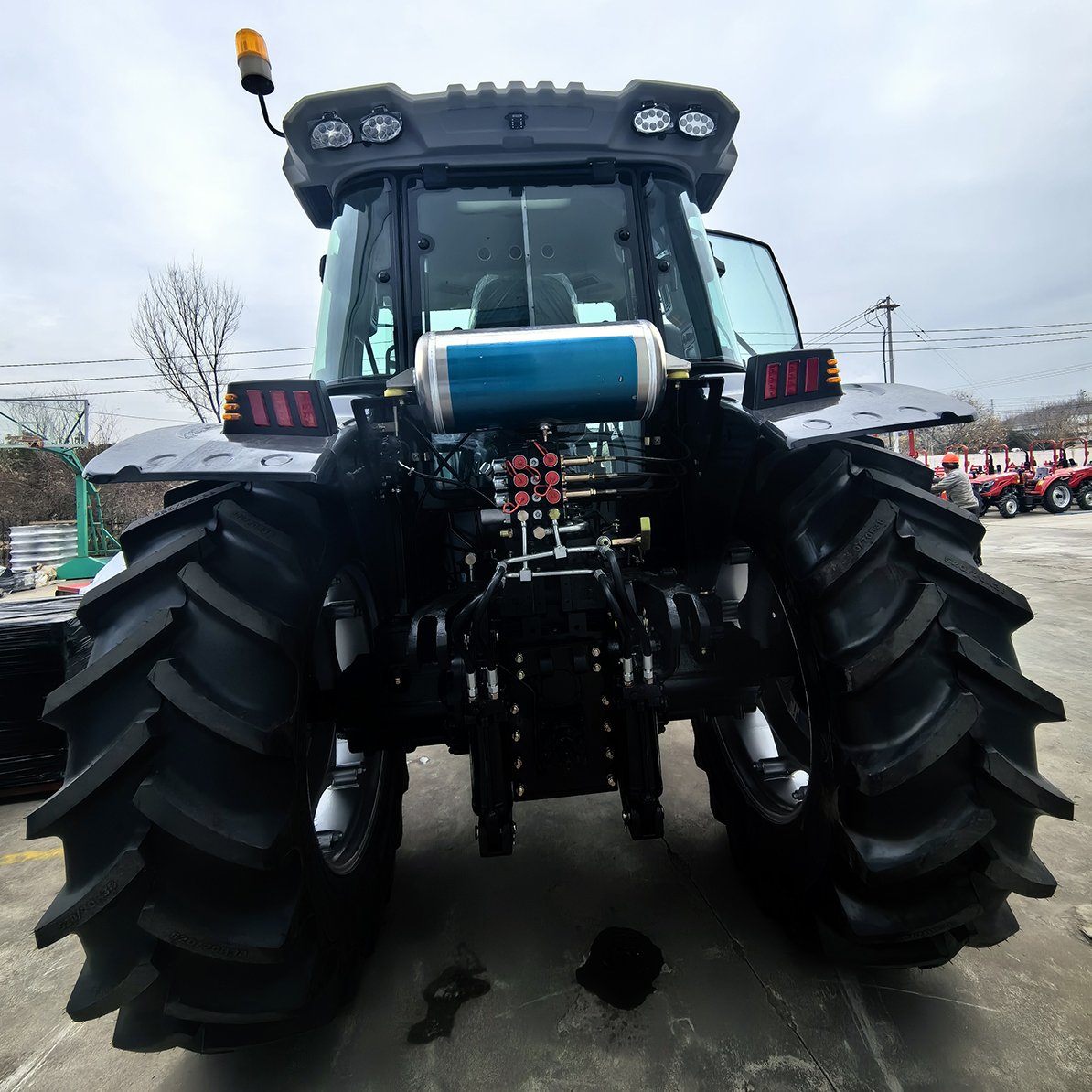 Multifunctional and Convenient Agricultural Large Horsepower 4 Wheel Drive 4X4 180 140 160 Hp Farm Tractor
