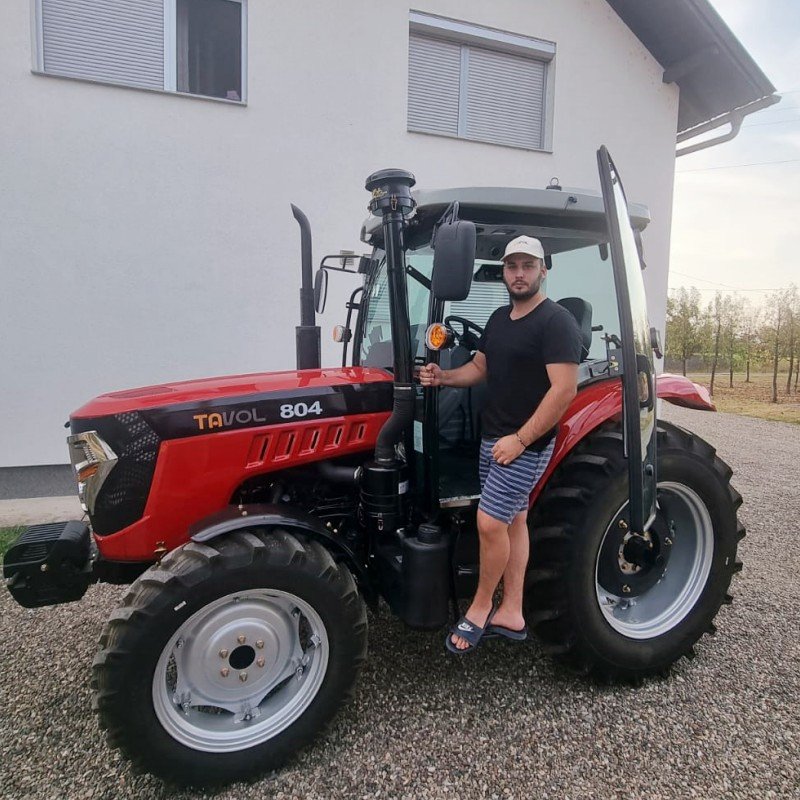 2024 Hot Sale YTO New 4WD Multifunctional Wheel Tractor for Home Use Cheap Price Retail Featuring Engine Gearbox Core Components