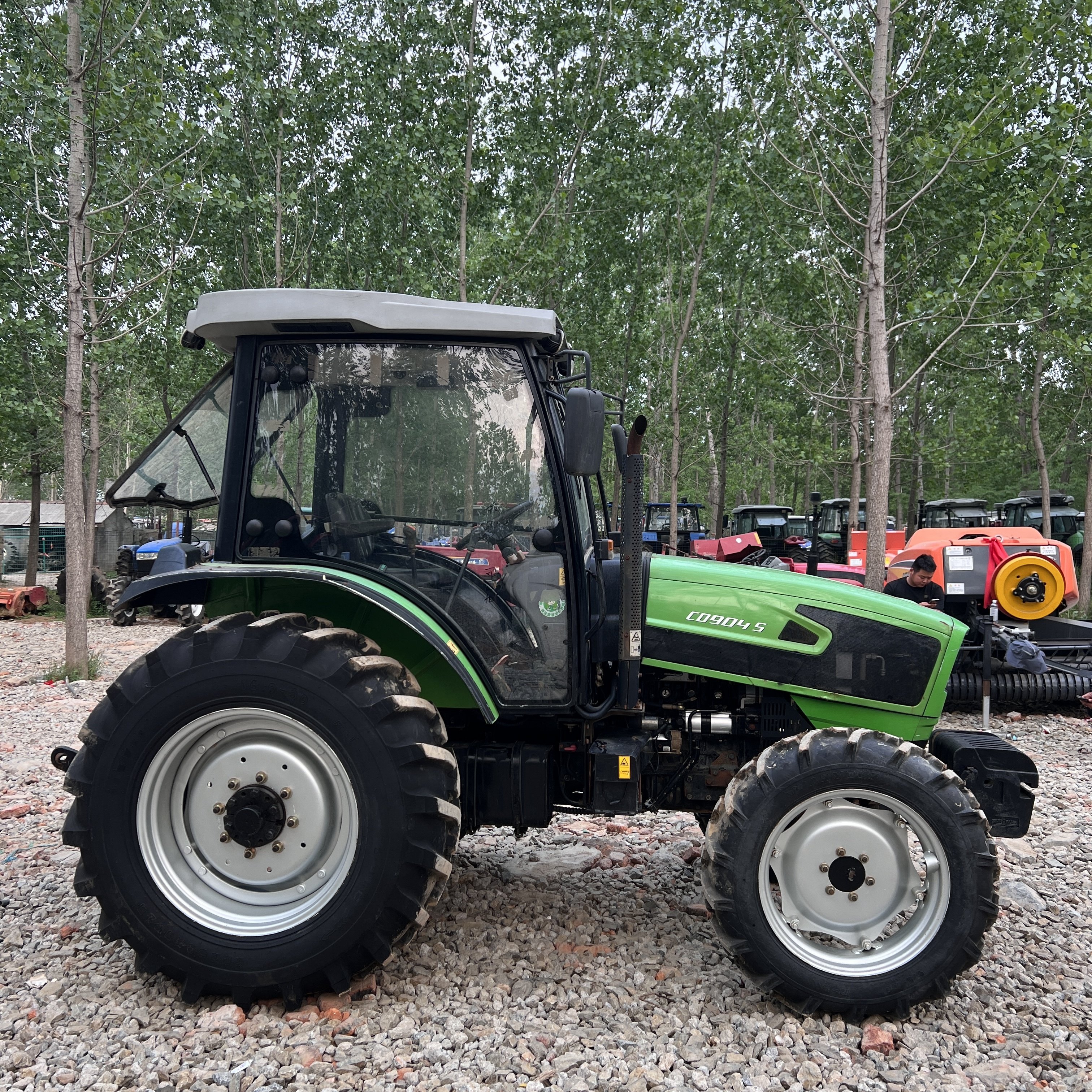 Fairly Used 80hp Agricultural 4 Wheel Tractor Deutz Fahr with Parts and Accessories