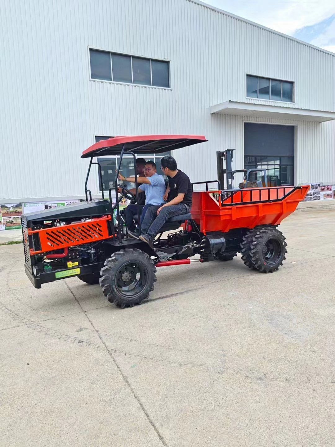 64Hp NEW Style Diesel Power 4wd Hydraulic 4 Tons 4 Wheels Drive Hilly Transporter Cab Farm Tractor Palm Machine