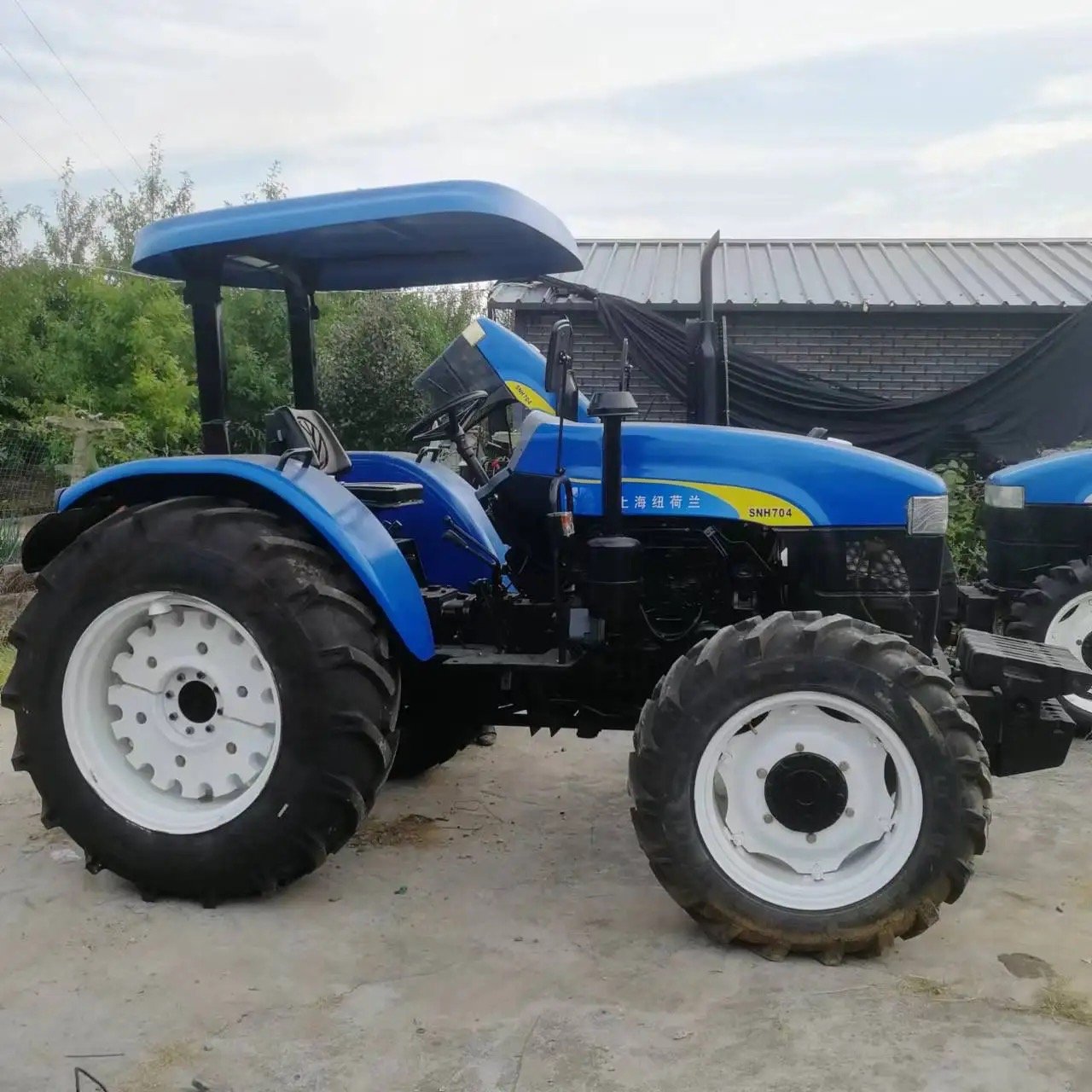 Best Factory Good Working New Holland 70HP 90HP 110HP 120hp Tractors Farming Used Tractors Online