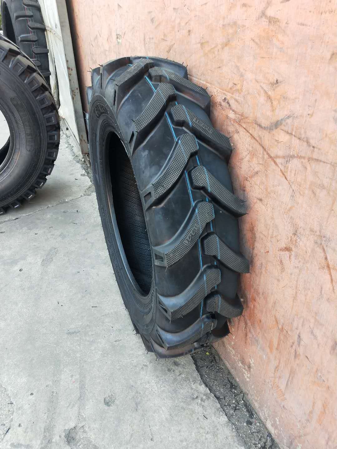 HengDa Factory AGR Tractor Tires11.2-24 R1