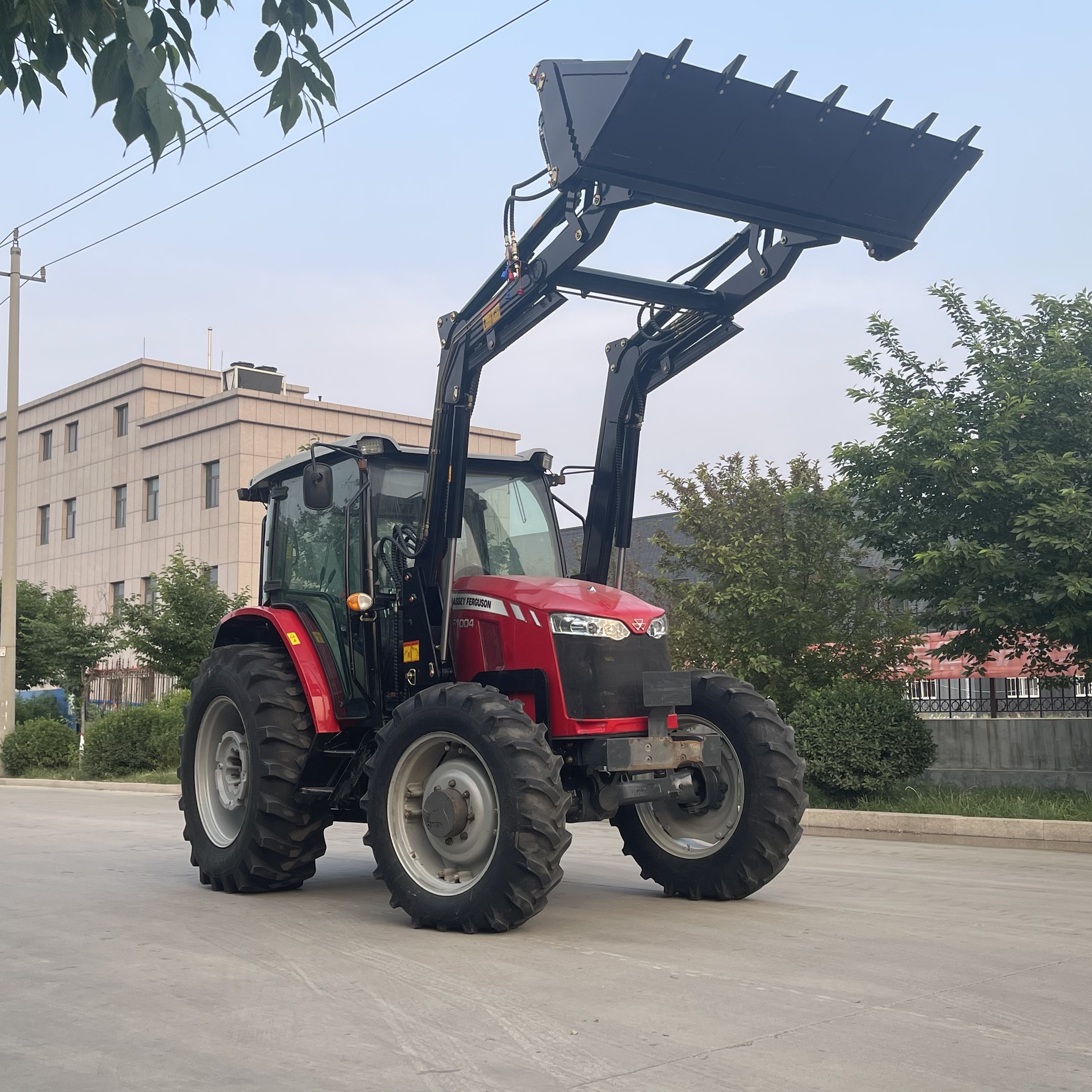 Four in One Tractor Front Loader Farm Garden Tractor with Optional Parts Front Loading Device