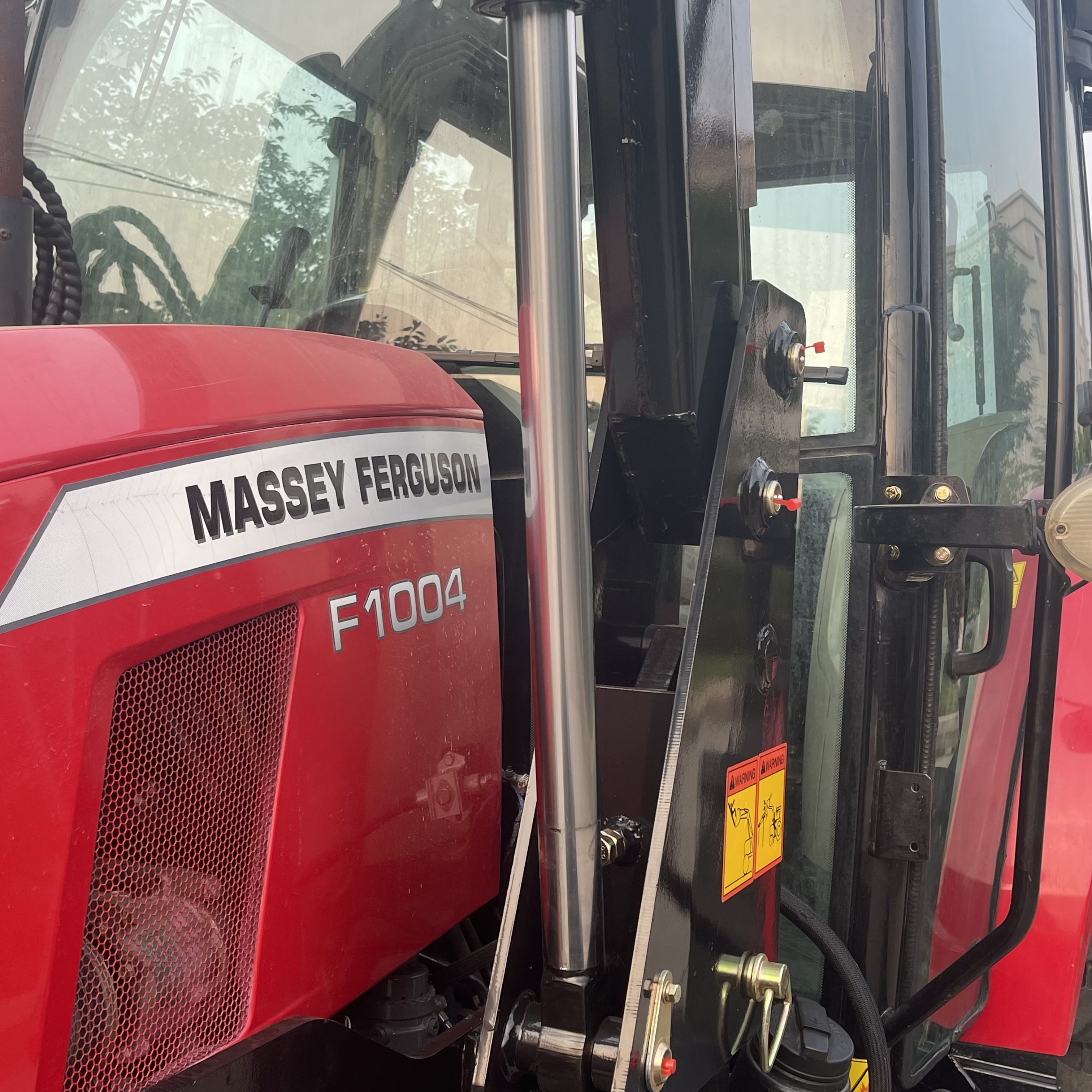 Four in One Tractor Front Loader Farm Garden Tractor with Optional Parts Front Loading Device