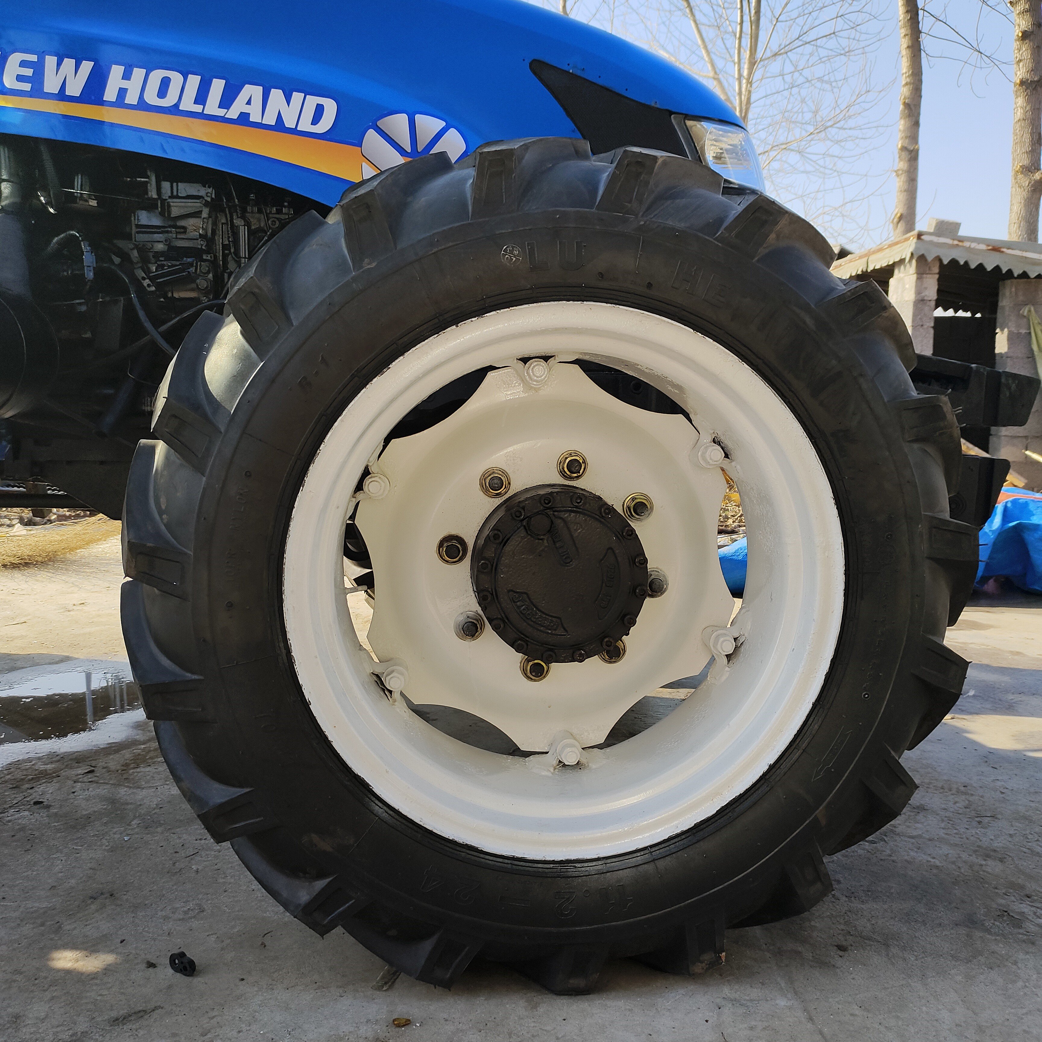 Hot Sale New Ans Holland 80HP Agricultural Farm Tractor