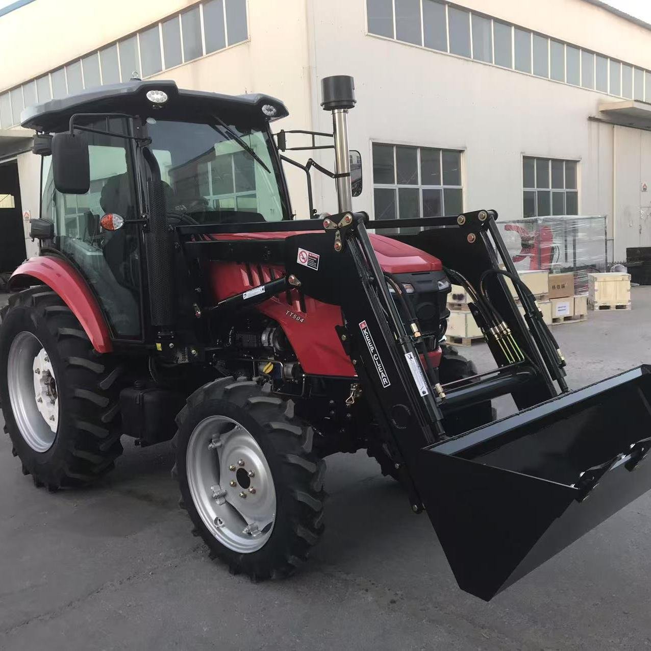 Multifunctional 4WD Wheel Tractor Tires Size With Engine Core Components