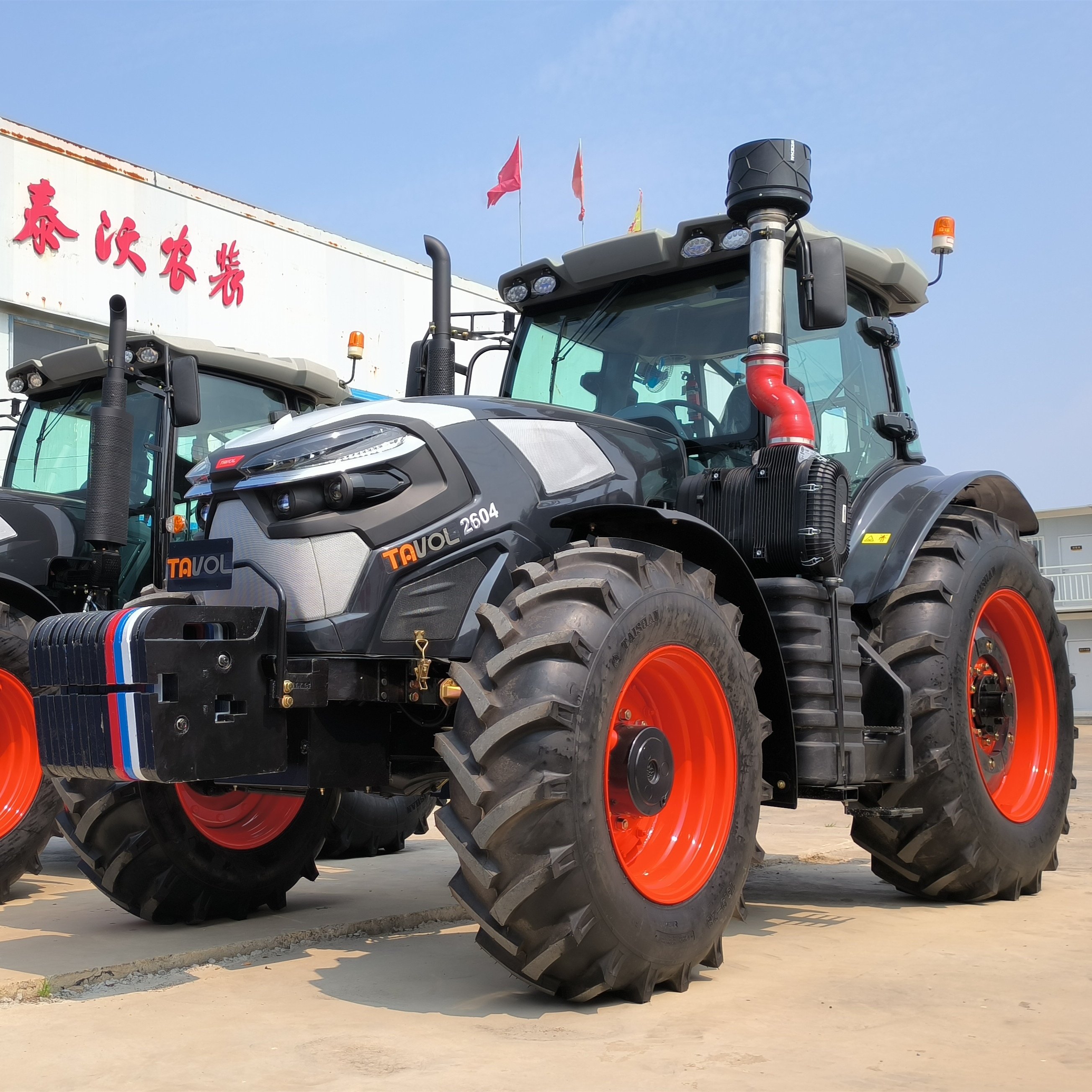 Famous Brand Tavol Tractor 200HP 2004 200 HP Farm Tractor With AC Cabin