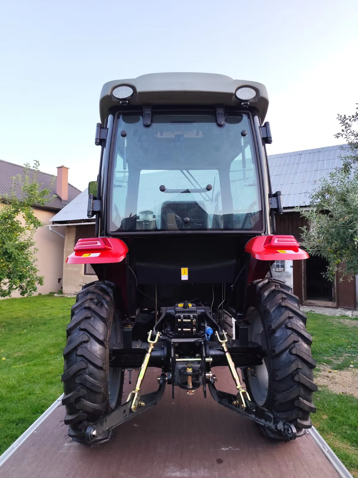 Powerful 25-200hp Agriculture Tractor Long After-sales Service Four-wheel Tractor Replacement Parts Agricultural Machinery