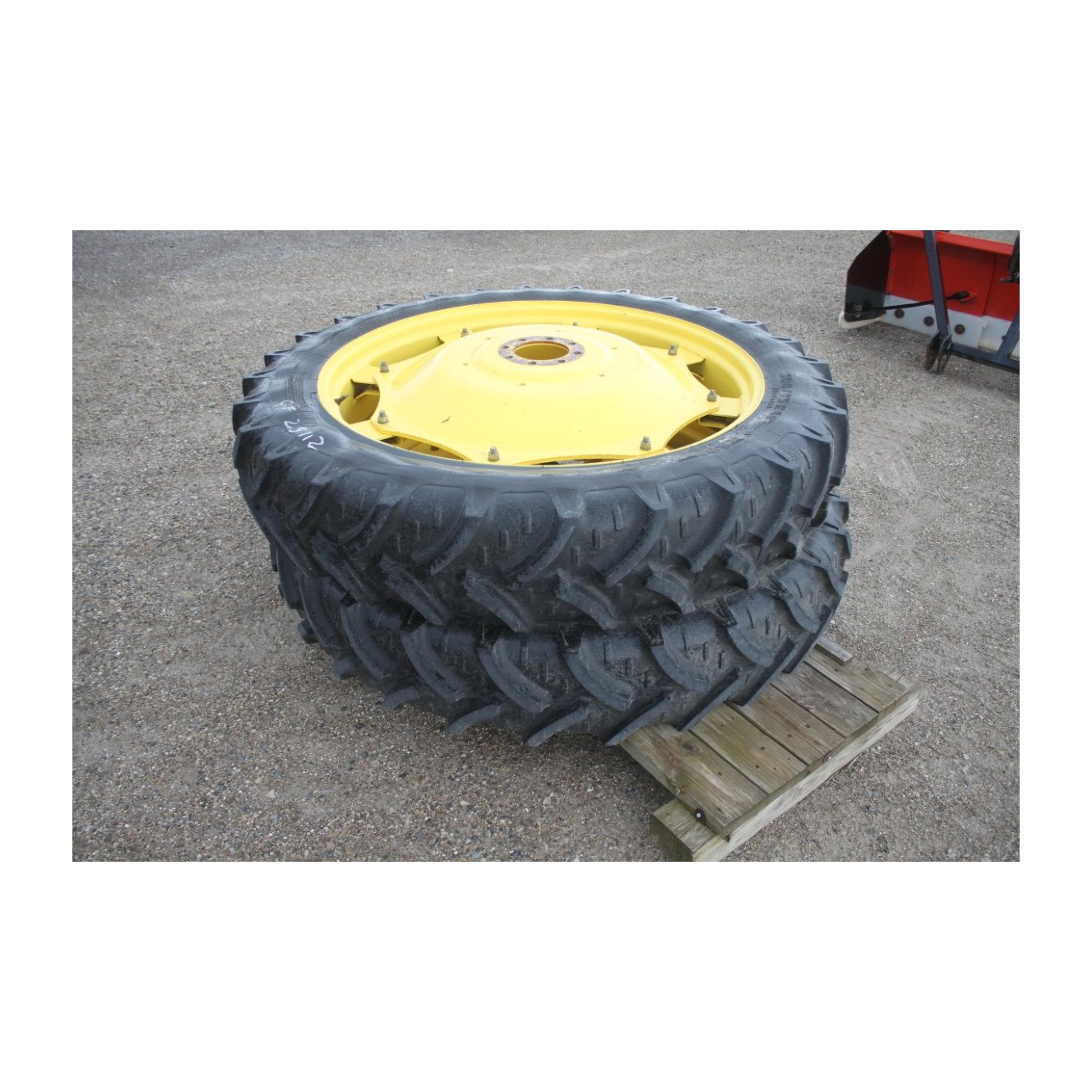 Reliable Used Tractor Tires - Built for Tough Farm Conditions.