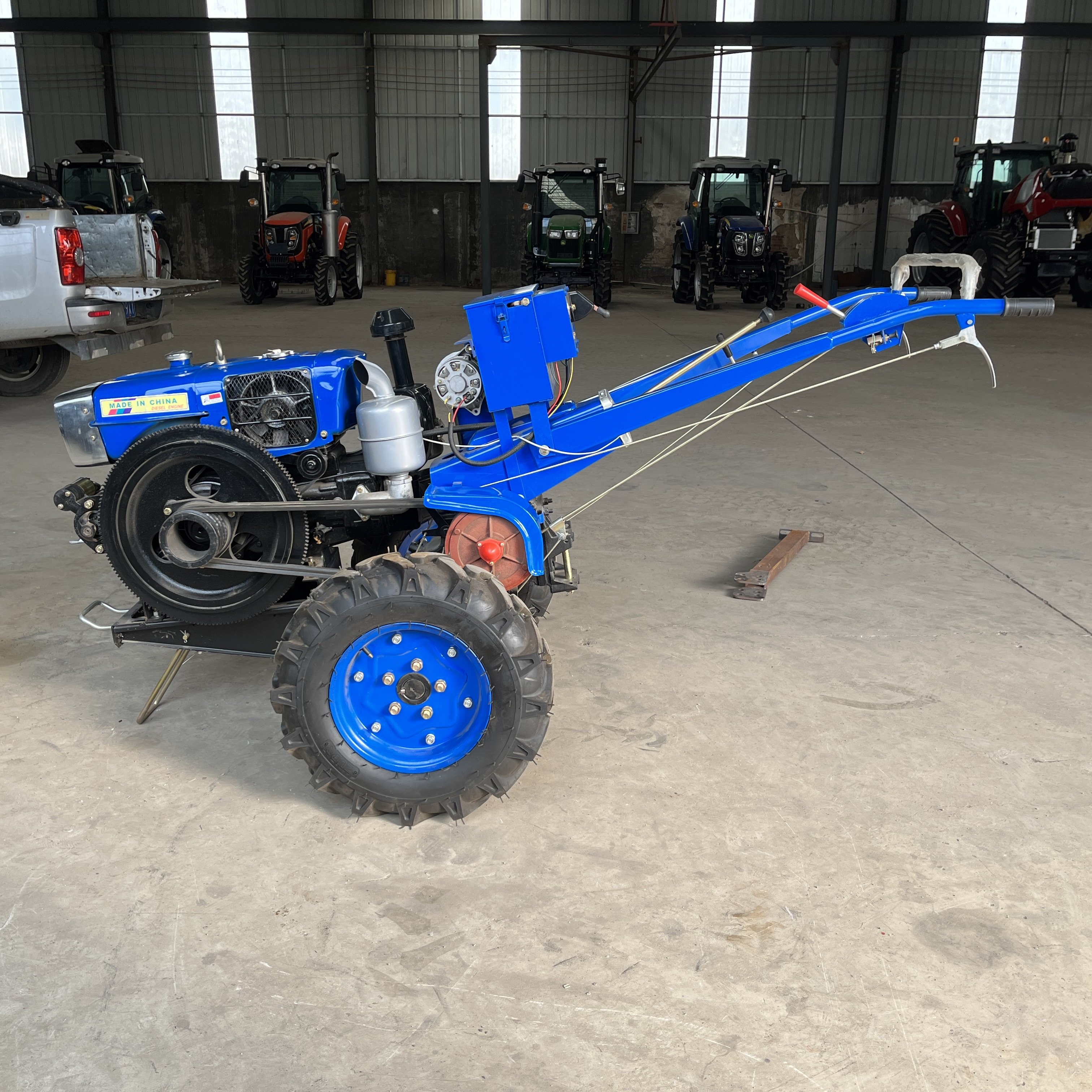 Hot Sale 2 Wheel Farm Hand Tractor / Mini Two Wheel Farm 15hp Tractor