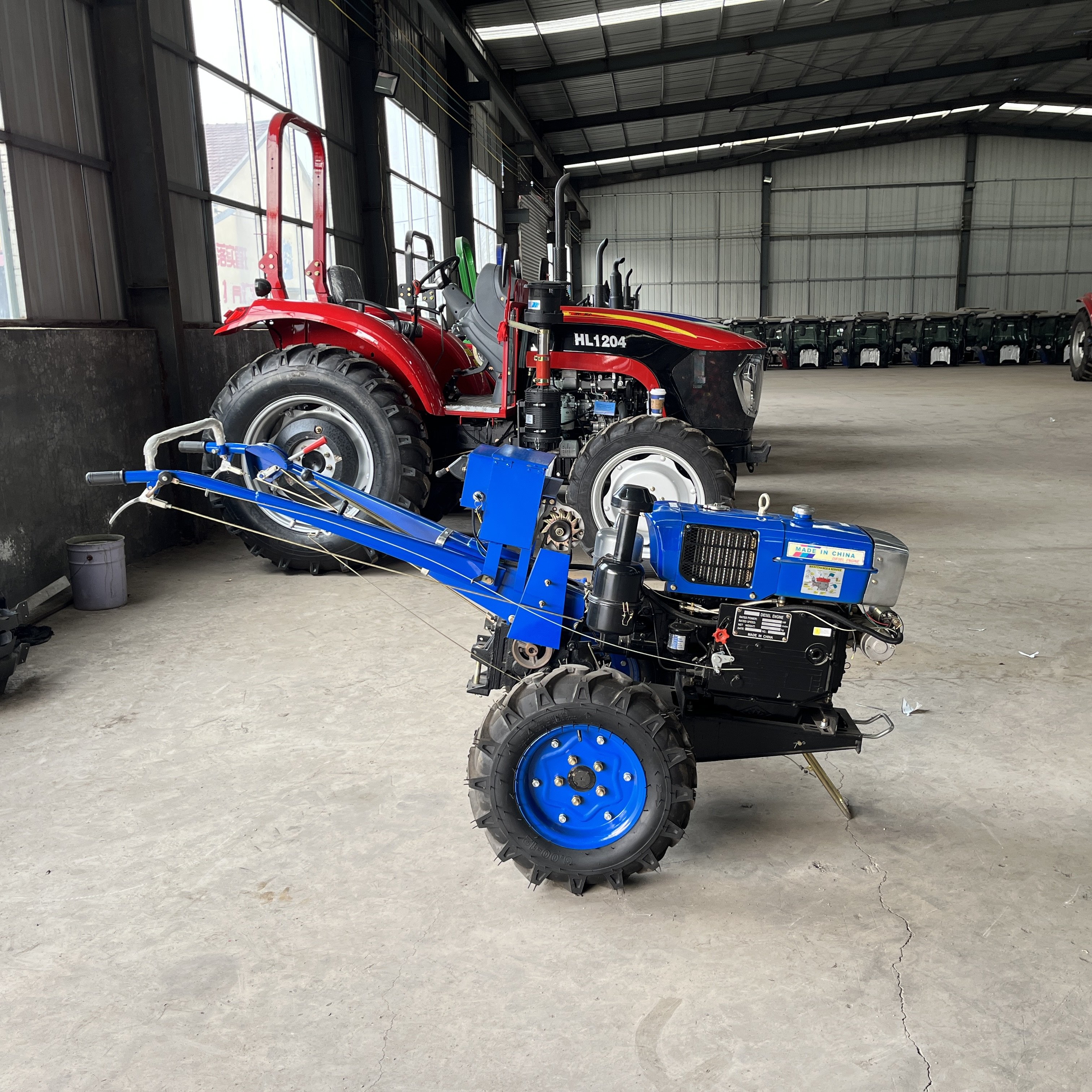 Hot Sale 2 Wheel Farm Hand Tractor / Mini Two Wheel Farm 15hp Tractor