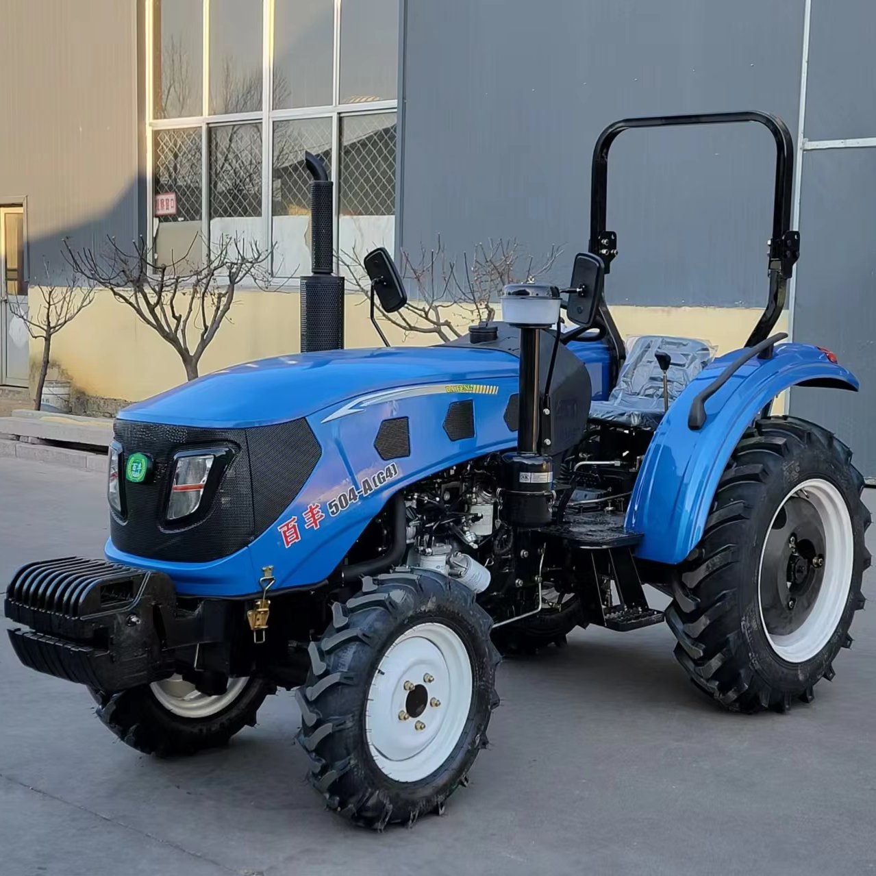 Popular Model 50hp Hydraulic Steering with Shuttle Gearshift Big Chassis New Hood 4WD Tractor Multi-function for Farm