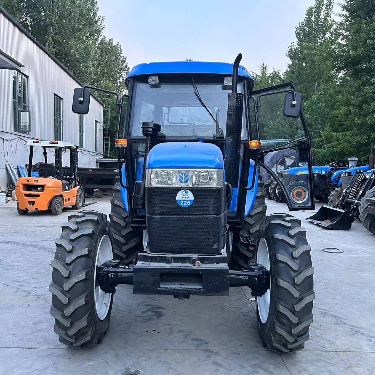 4X4 70HP New Holland SNH704 Tractor for Sale 70HP Tractor With Cabin and AC Fairly Used New-holland Tt75 Farming Tractor