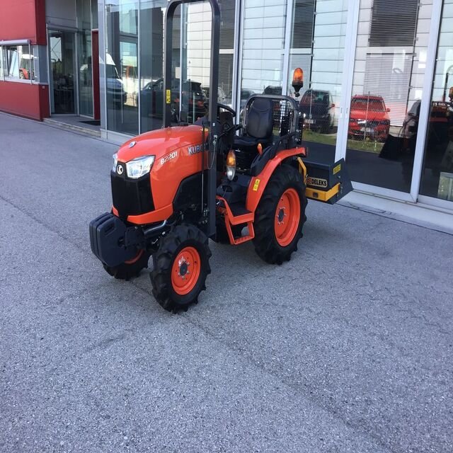 Kubota 30hp 50hp 80hp & 90hp Mini Farm Tractors With 4x4 Drive New Condition Used in Agriculture Machinery Farm Tractor for Sale