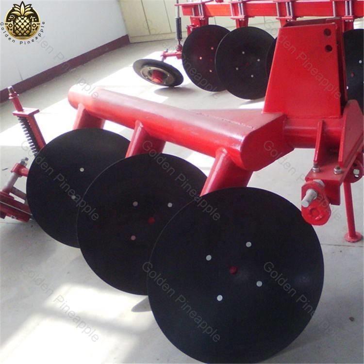 Factory Supplies Small Fish Disc Plow for Farmland Plowing Agricultural Four - Wheel Tractor Suspension Plow