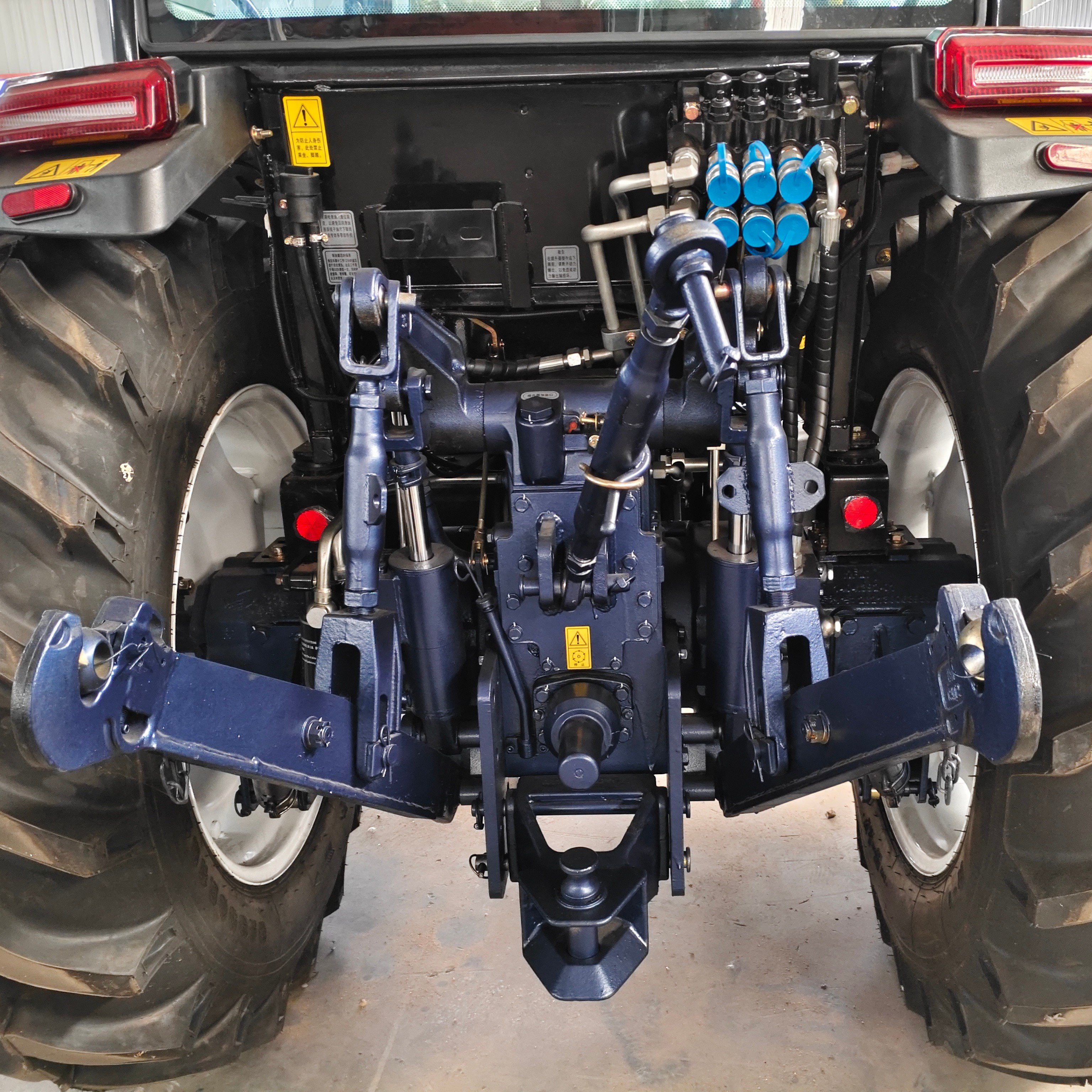 Multifunctional 4x4 Agricultural Tractor with 100Hp Diesel Engine Used Four-Wheel Tractor