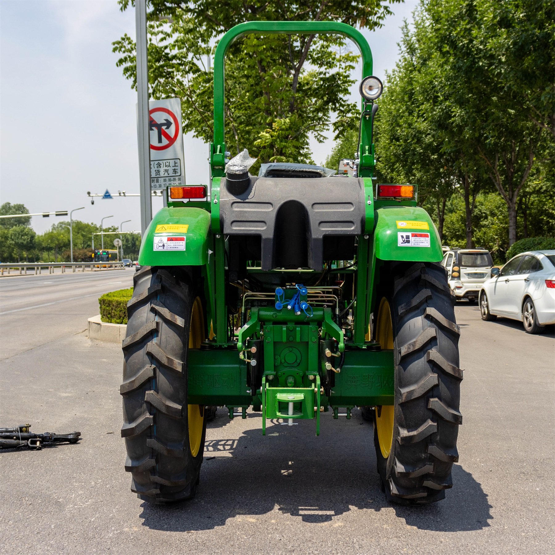 100hp Diesel 4WD Walking Tractor 4*4 Drive Large Horsepower Tractors With Optional Front End Loader and Backhoe
