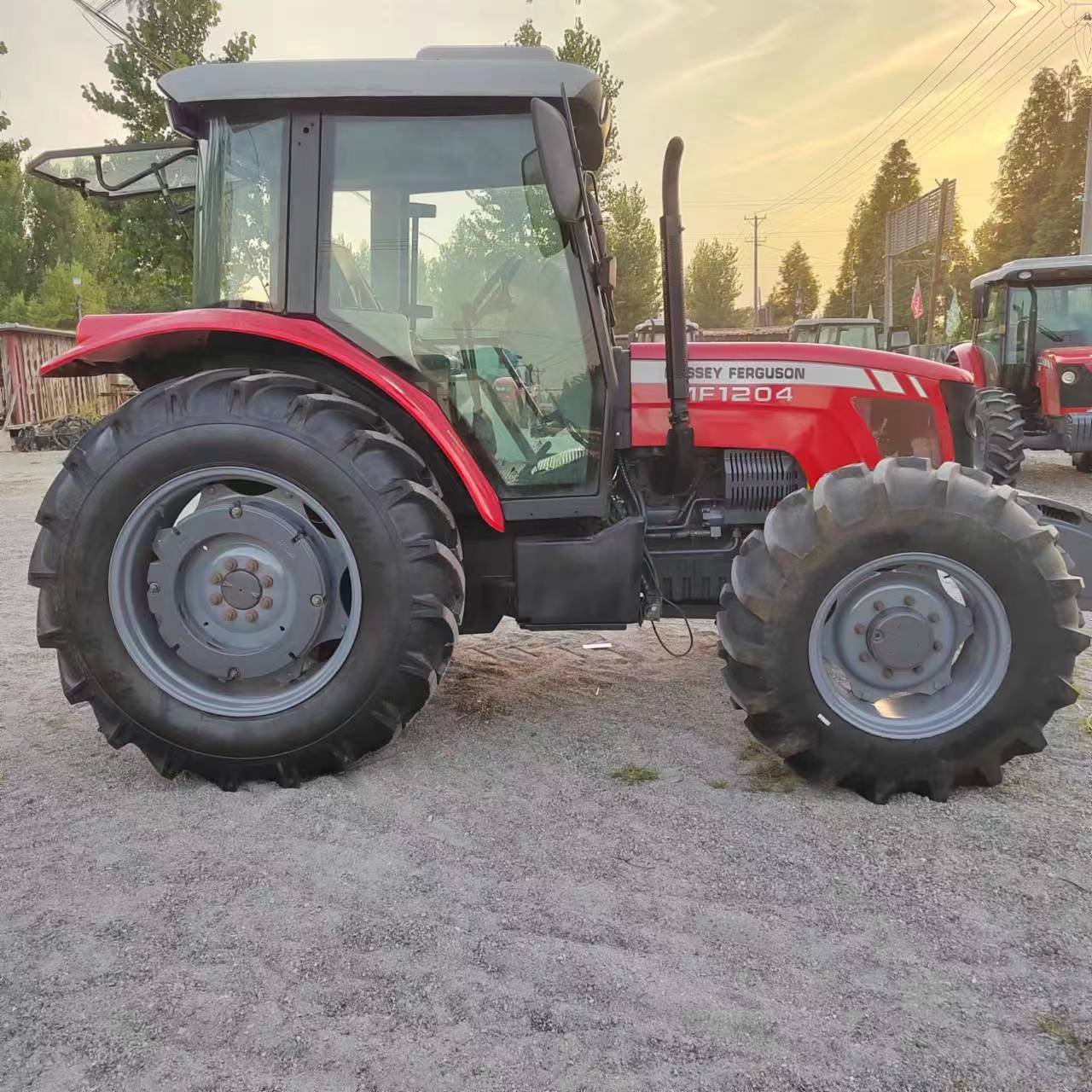 Cheap 120HP 4x4 Farm Tractor MF MASSEY