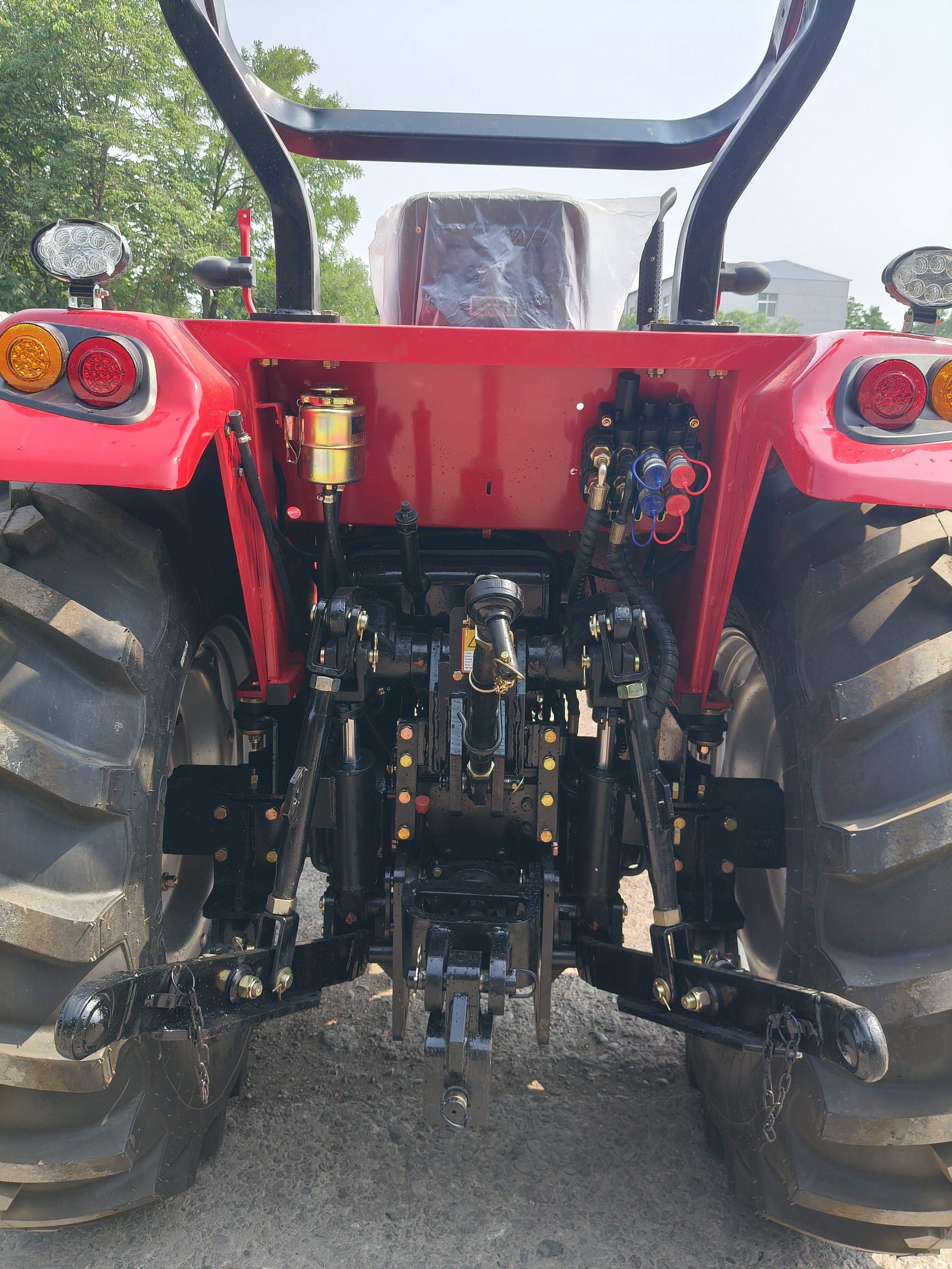 Used Mini 4wd Mini Farm Tractors 4x4 50-800hp Diesel Fuel Agriculture Farm Machinery with Core Components Engine and Motor
