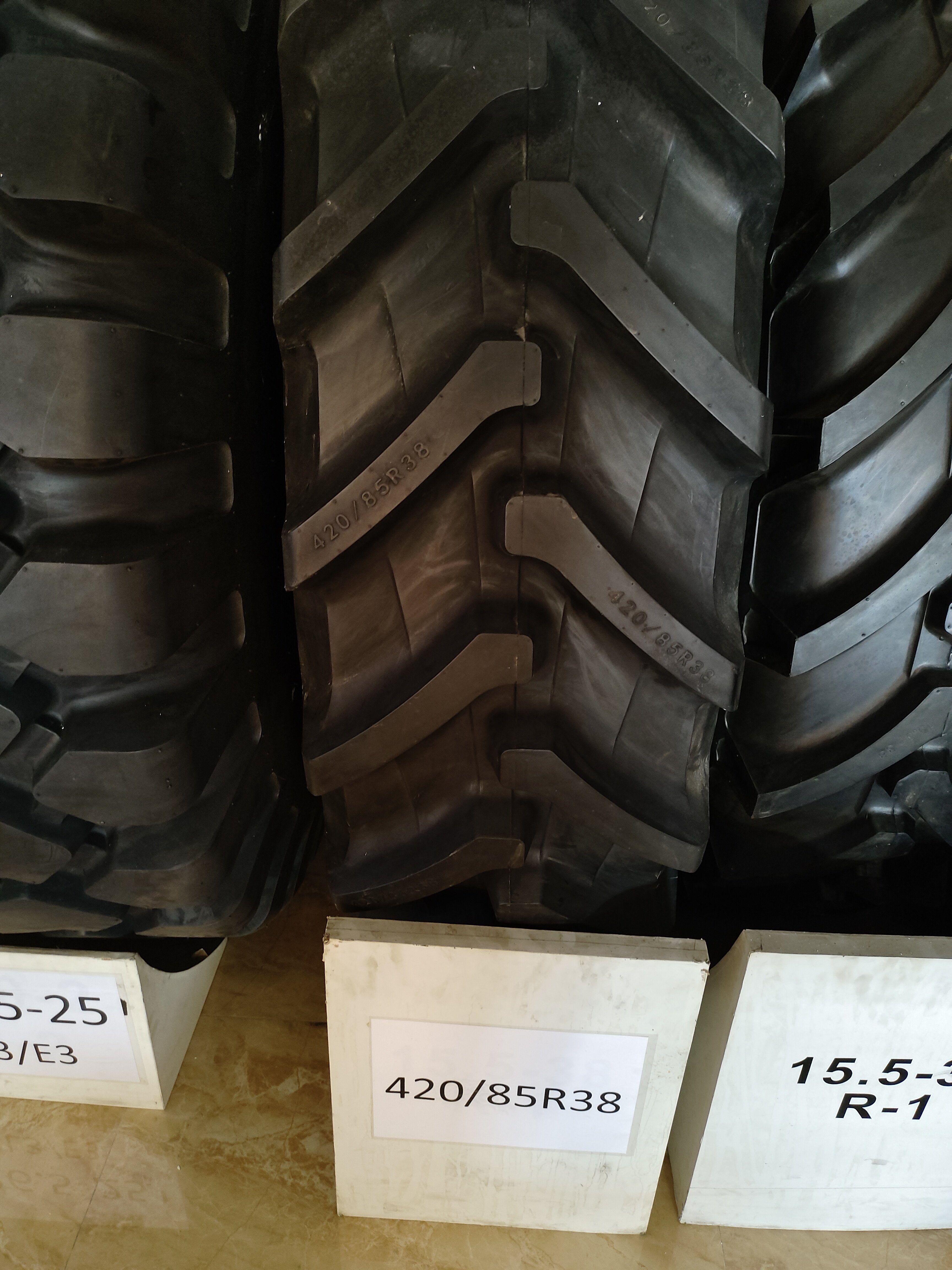 460/85R38 18.4R38 R-1W Herringbone Tubeless Cheap Manufacturer Wholesale New Radial Agricultural Tire Tractor Farm Tyre