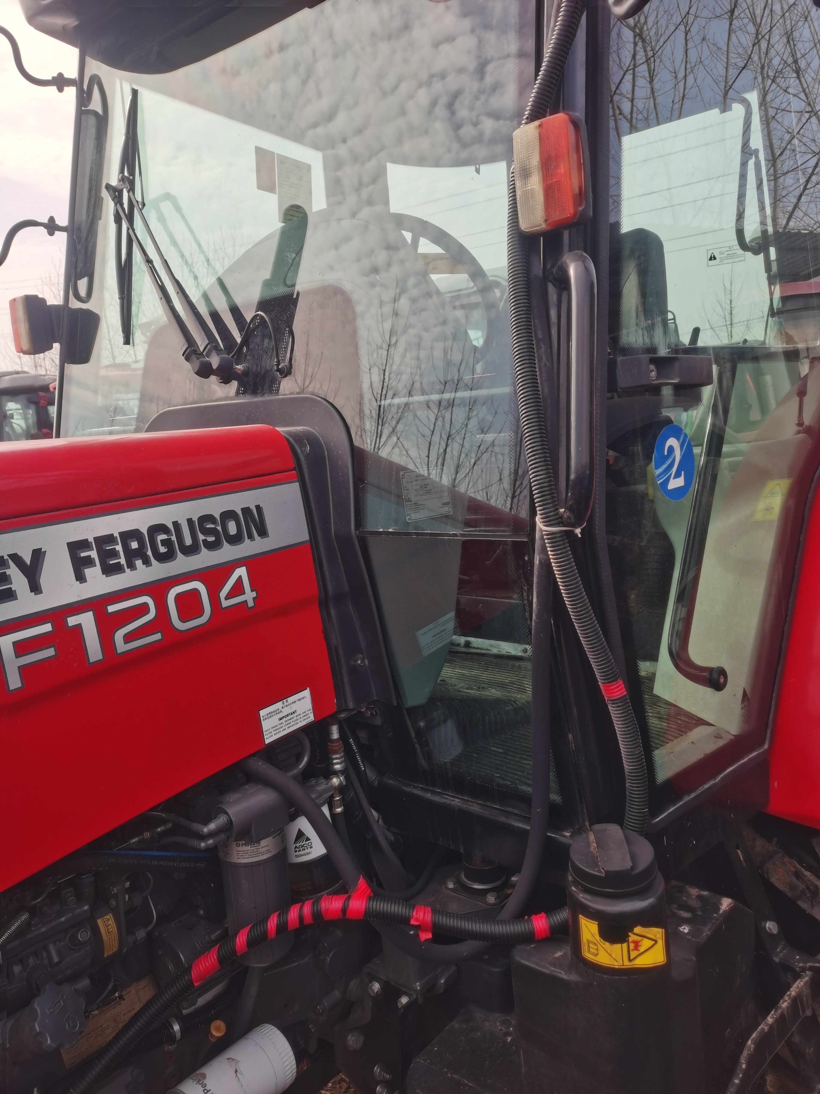 Used Good Gondition Farming Agricultural Machinery Tractor for Sale 4WD