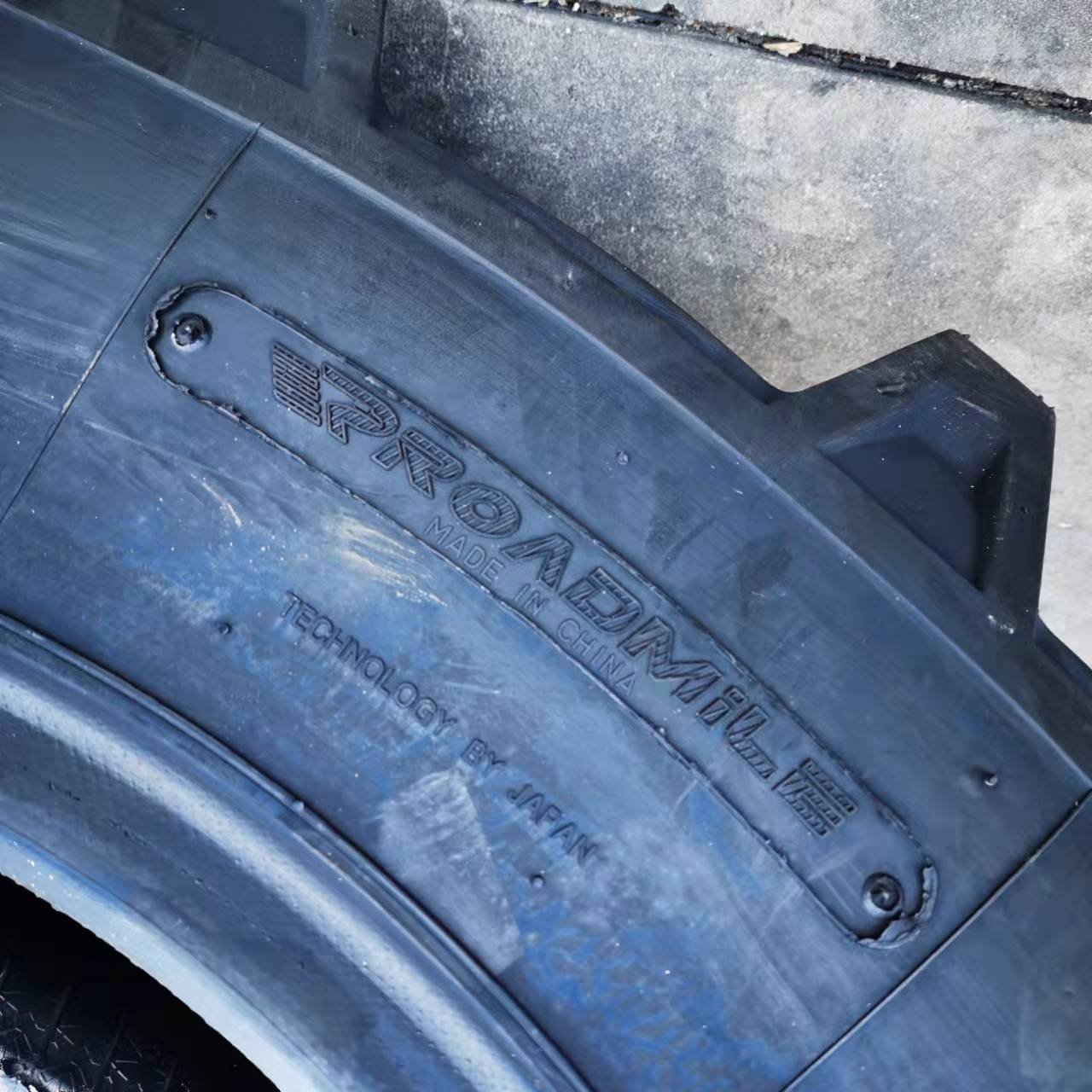 ROADMILE Agriculture Tyre 11.2-26 12.4-26 13.6-26 With Butly Inner Tube High Quality Tractor Tyre With Warranty R-1 Tyre